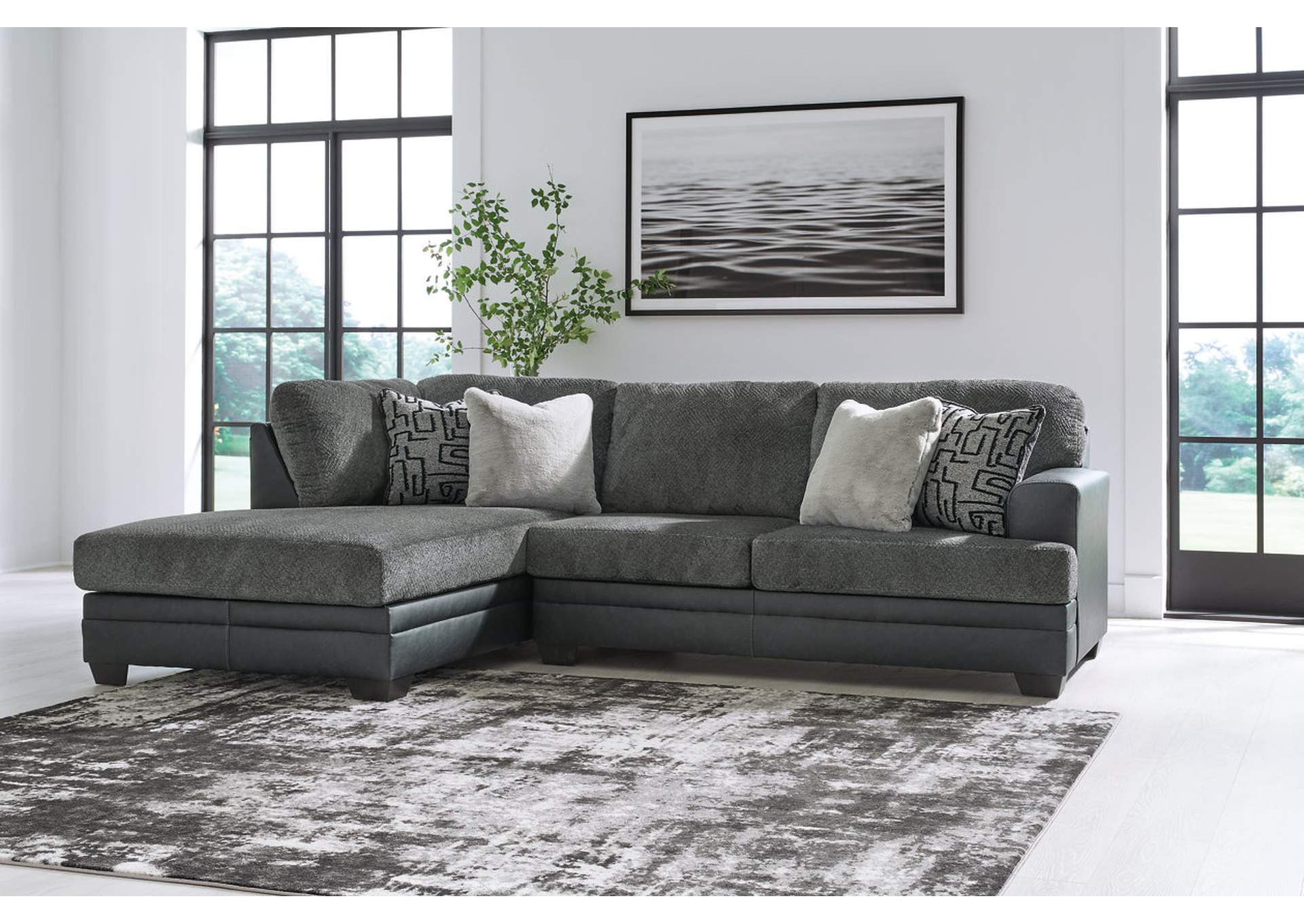 Brixley Pier 2-Piece Sectional with Chaise,Benchcraft