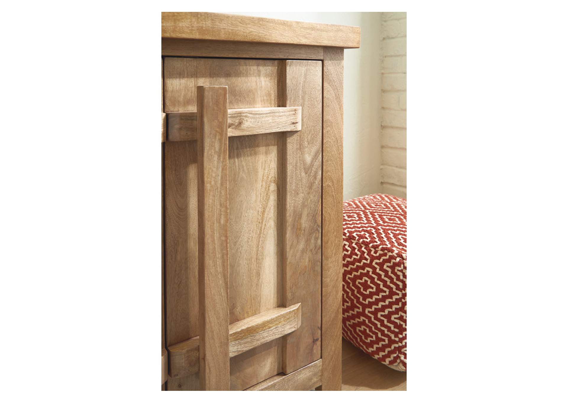 Dresor Accent Cabinet,Signature Design By Ashley