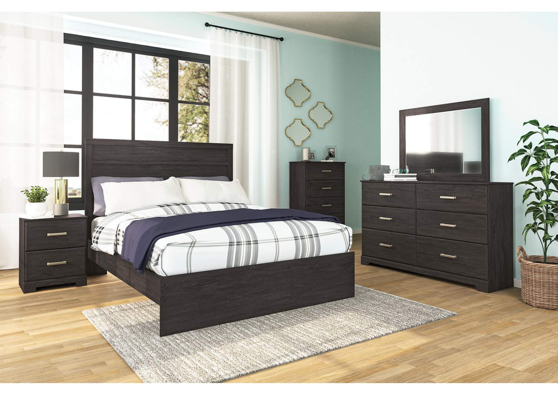 Belachime Queen Panel Bed with Mirrored Dresser, Chest and Nightstand,Signature Design By Ashley