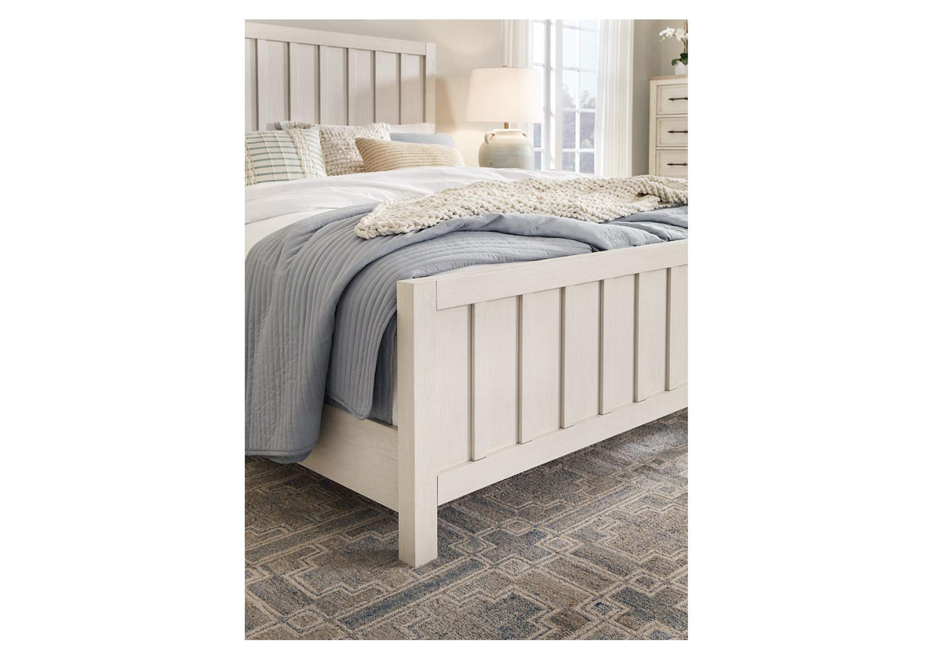 Shaybrock King Panel Bed,Benchcraft