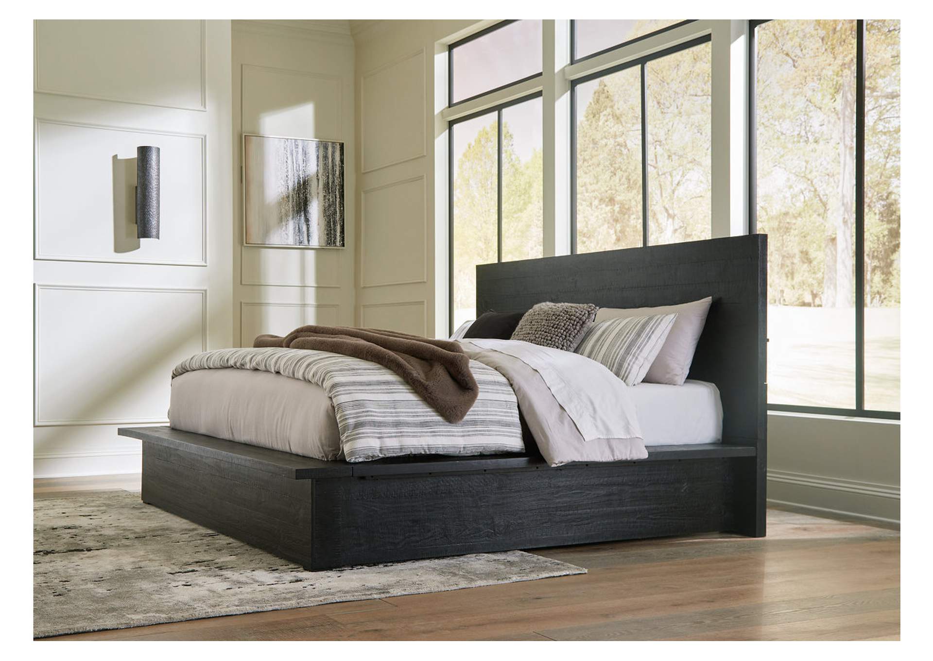 Londer King Panel Bed,Millennium