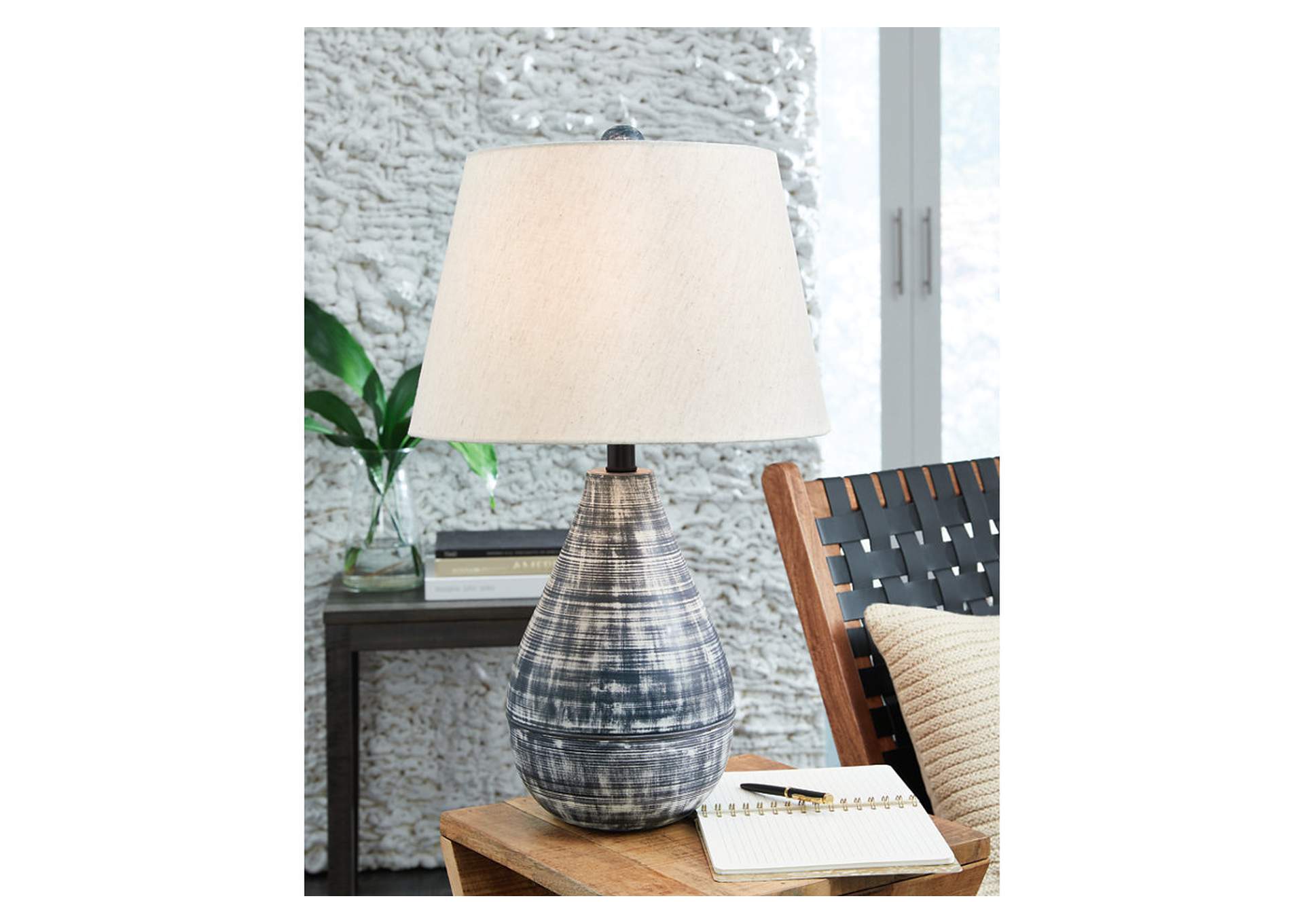 Erivell Table Lamp (Set of 2),Signature Design By Ashley