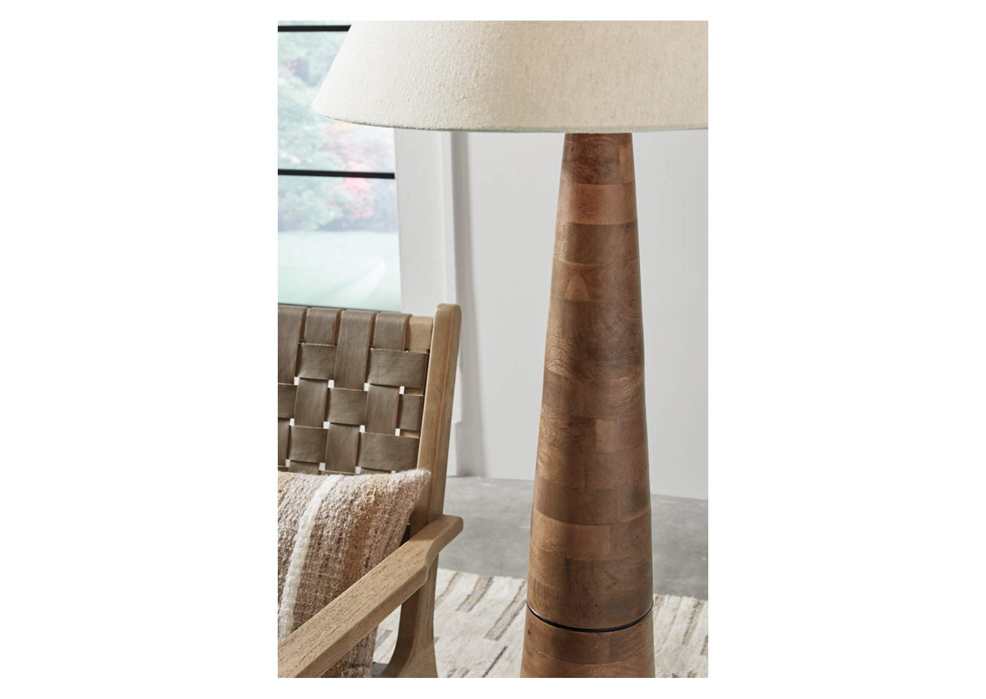 Danset Floor Lamp,Signature Design By Ashley