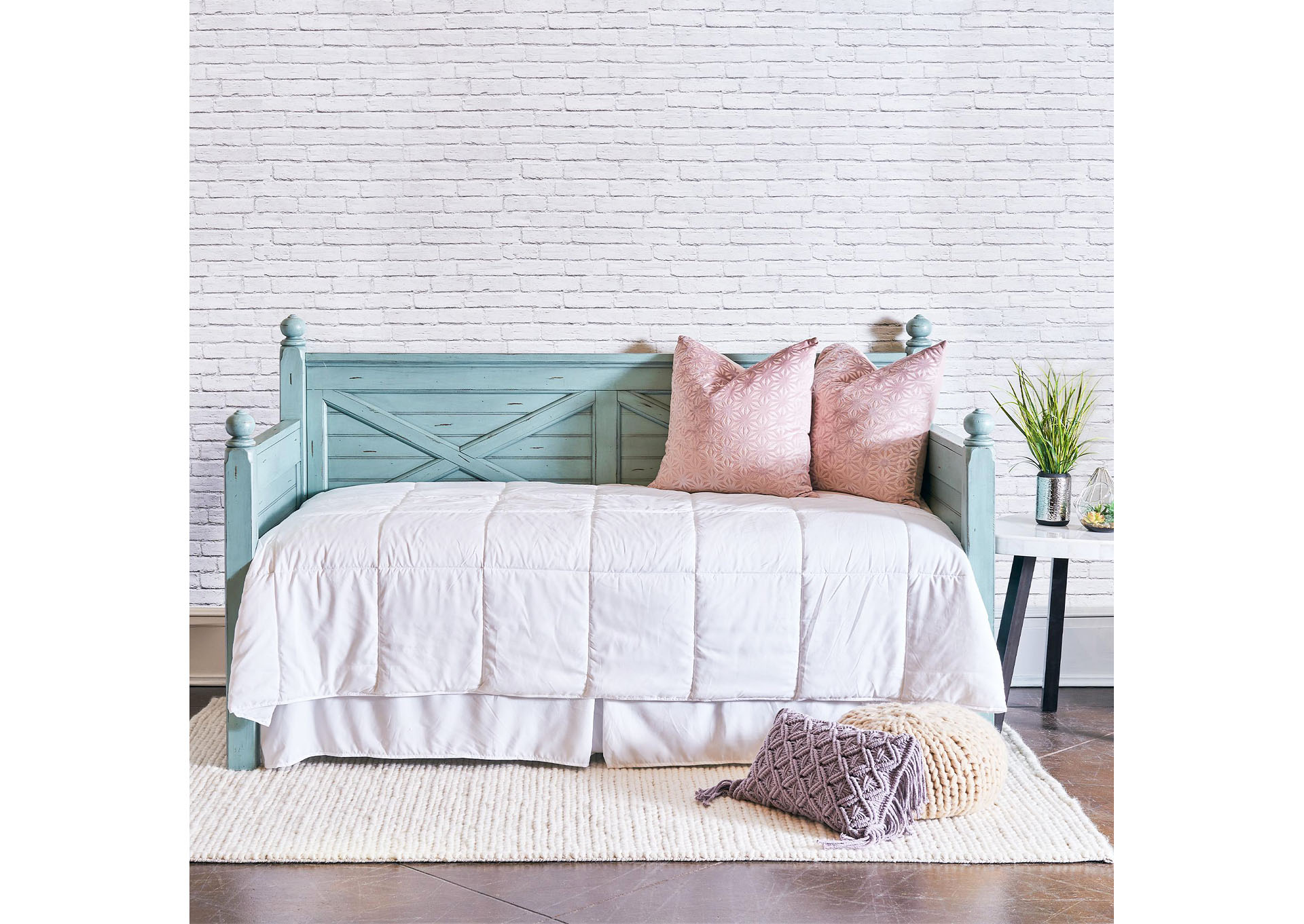 Woodhaven Twin Daybed In Distressed Blue,Elements