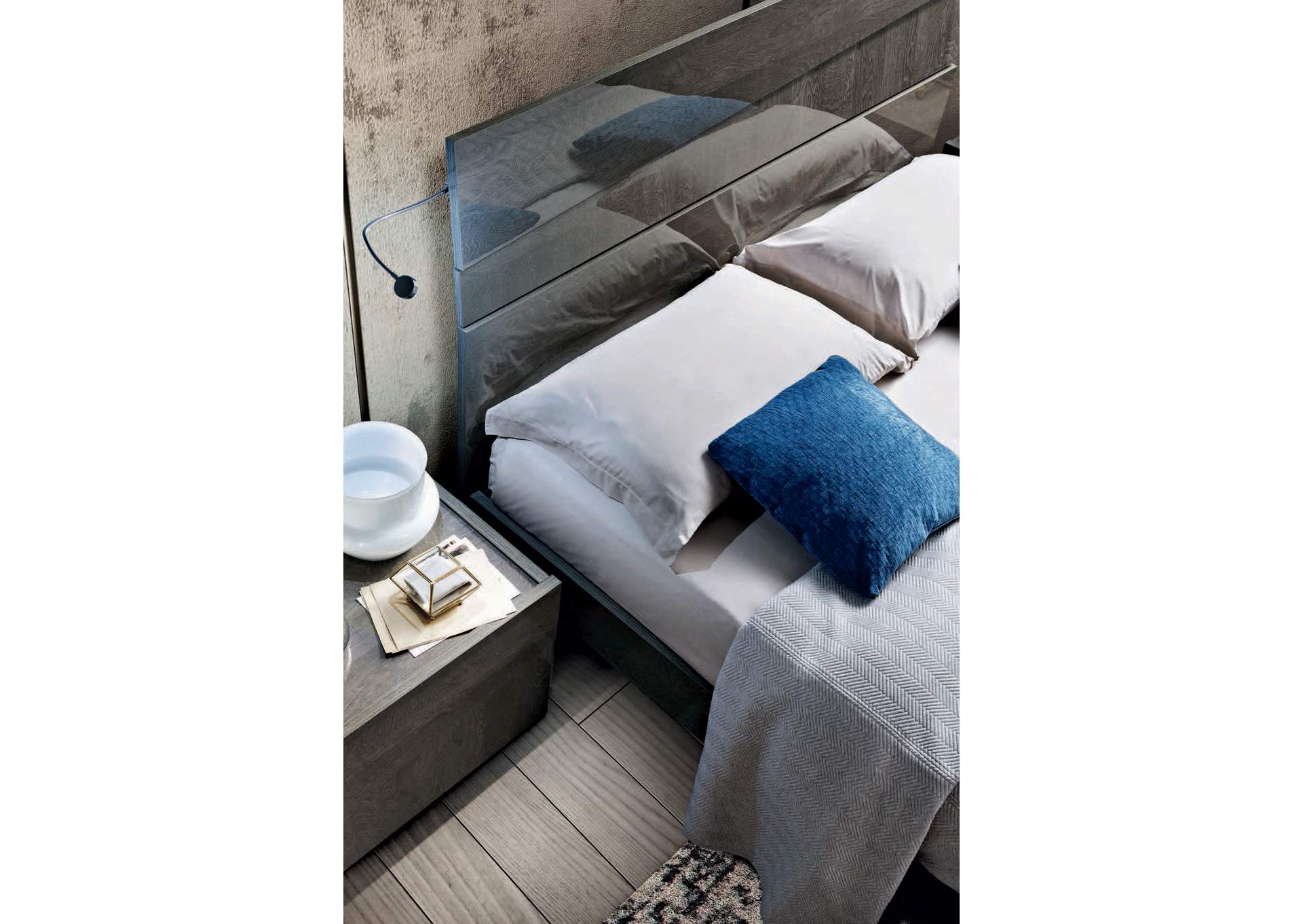 Tekno Queen Bed Size,ESF Wholesale Furniture