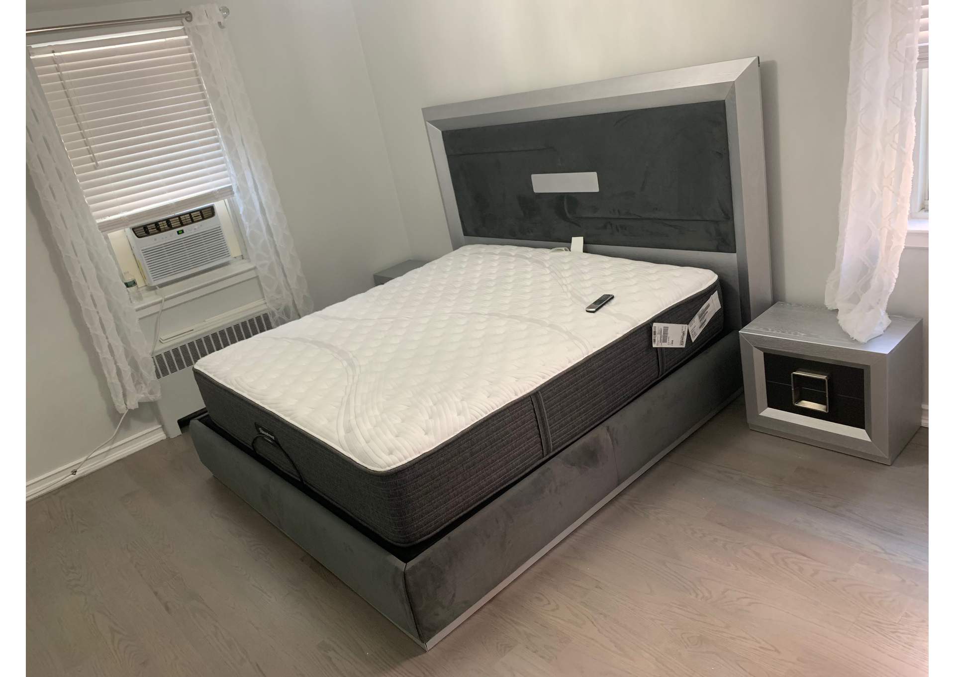 Enzo Queen Bed,ESF Wholesale Furniture