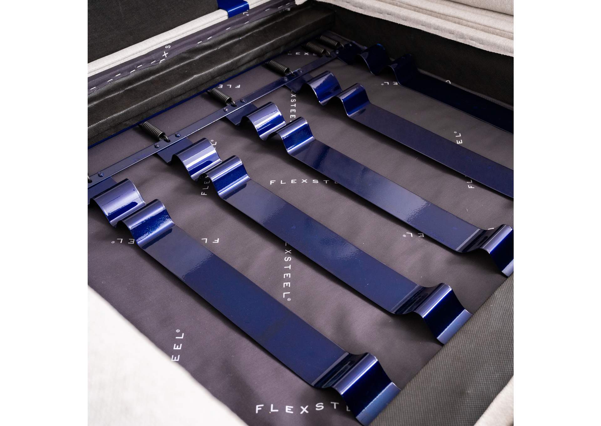 Flex 5 - Seat Sectional With Narrow Arm And Storage Ottoman,Flexsteel