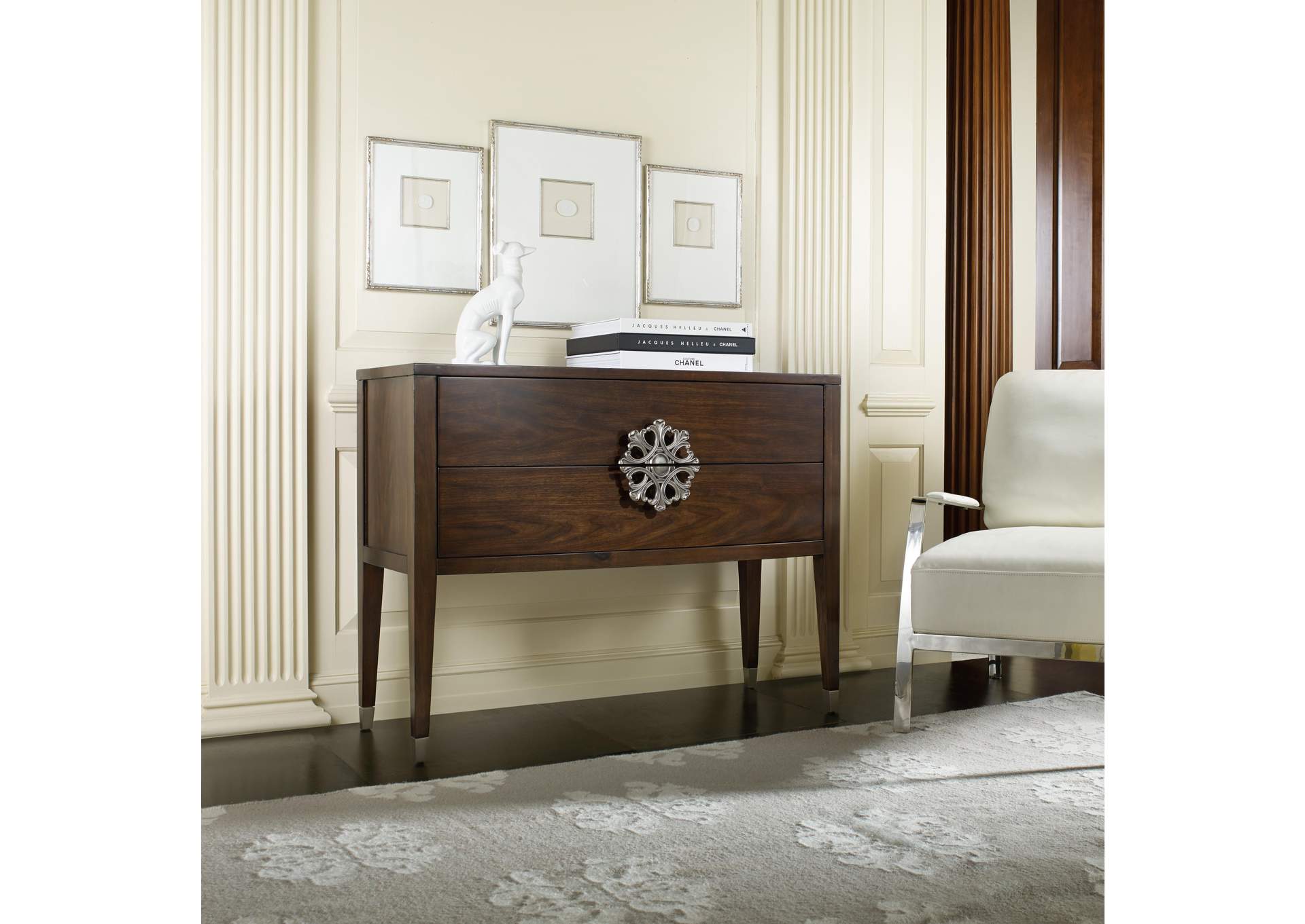 Medallion Console,Hooker Furniture