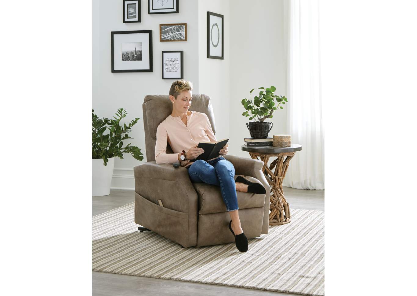 Brett Power Lift Lay Flat Recliner,Jackson Catnapper