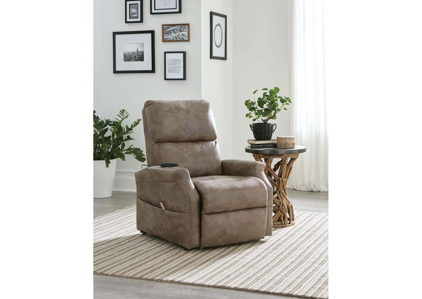 Brett Power Lift Lay Flat Recliner,Jackson Catnapper