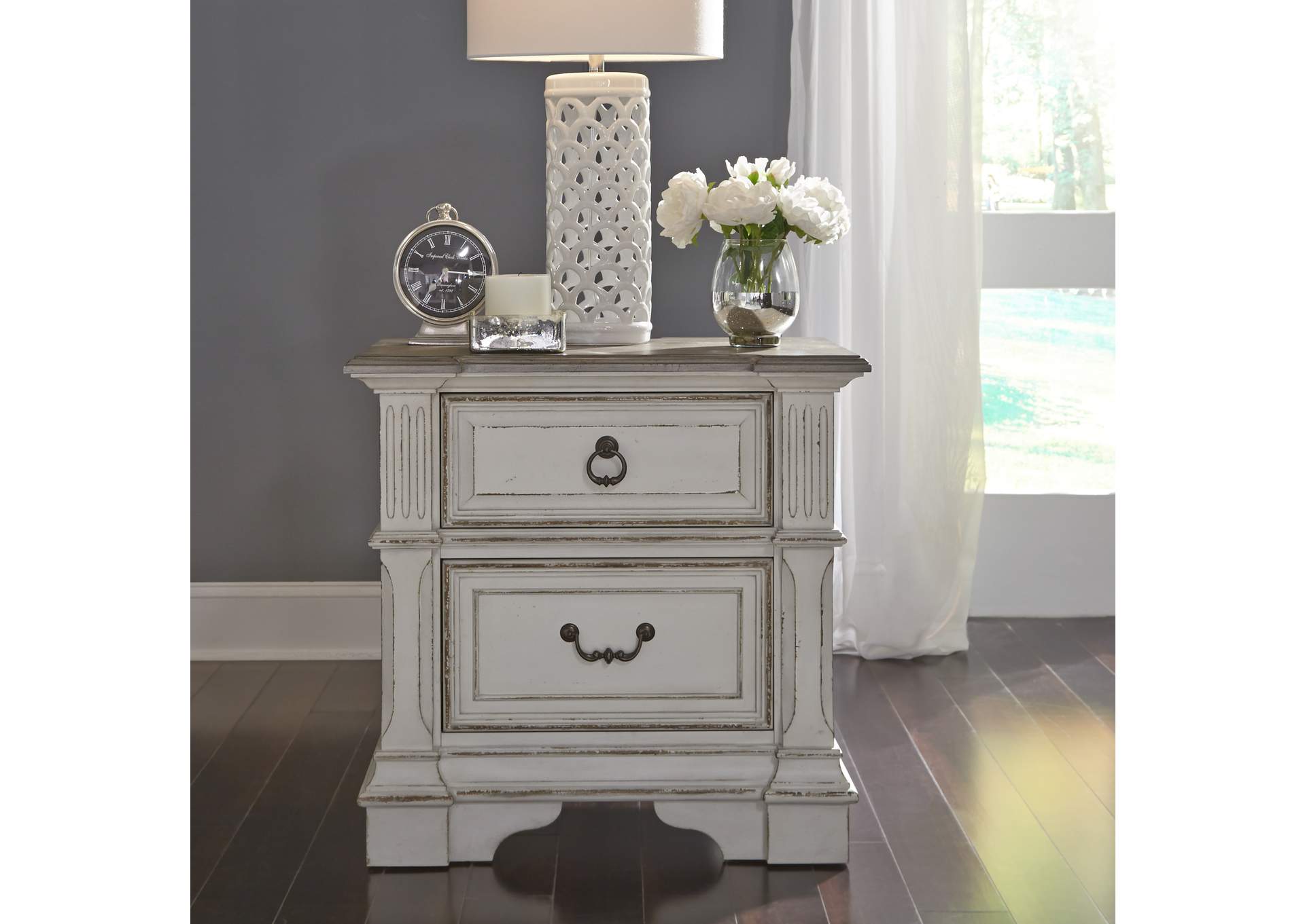 Abbey Park King Panel Bed, Dresser & Mirror, Nightstand,Liberty