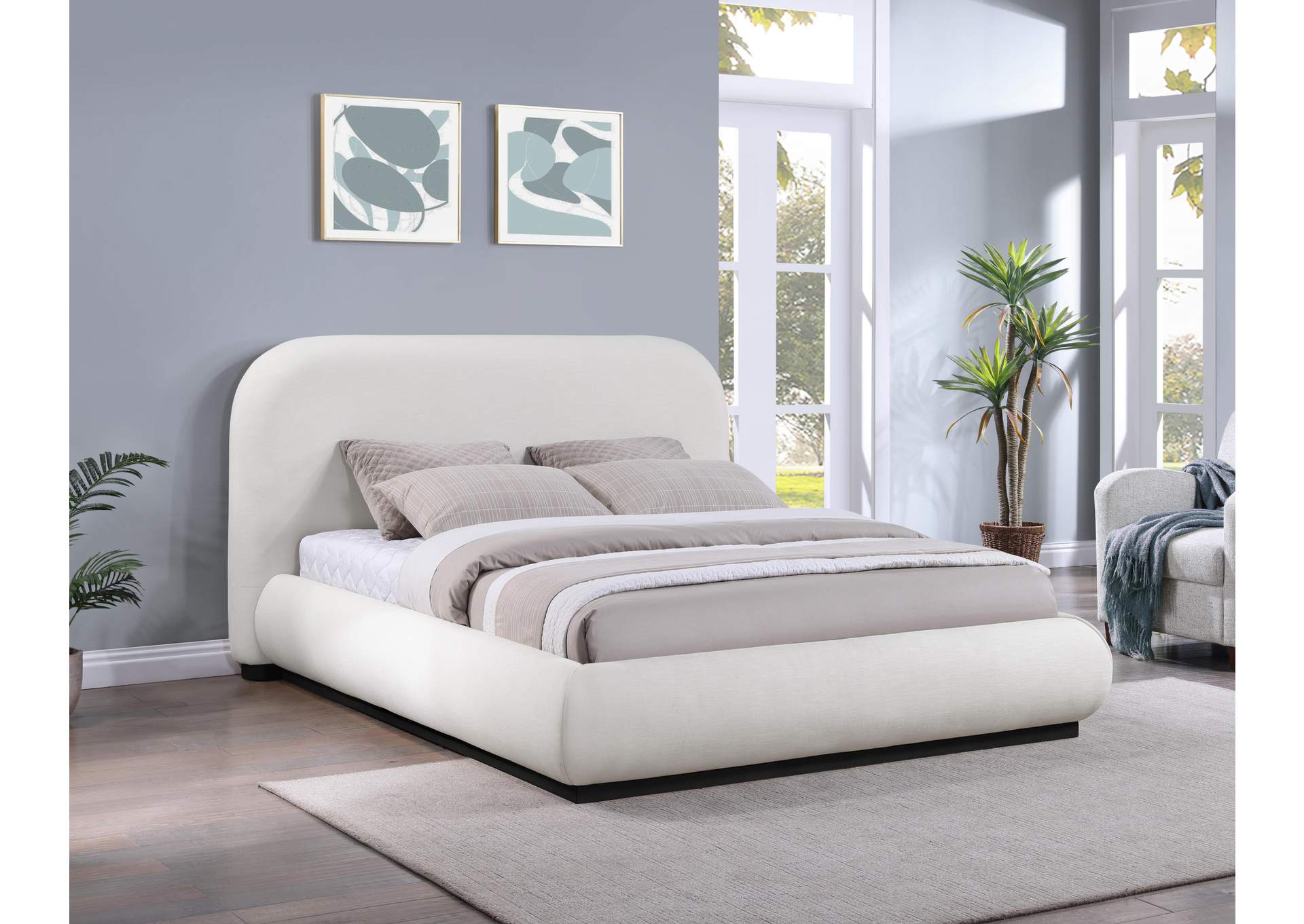 Vaughn Cream Queen Bed,Meridian Furniture