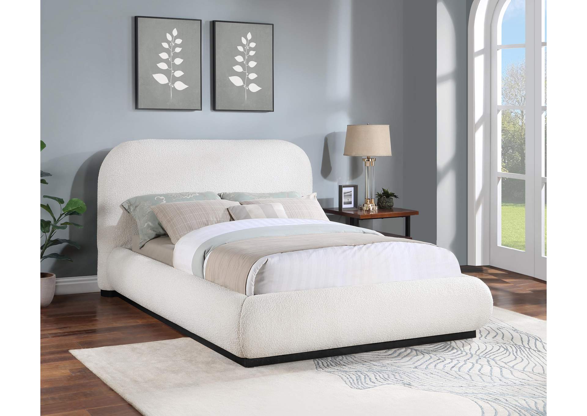 Vaughn Cream King Bed,Meridian Furniture