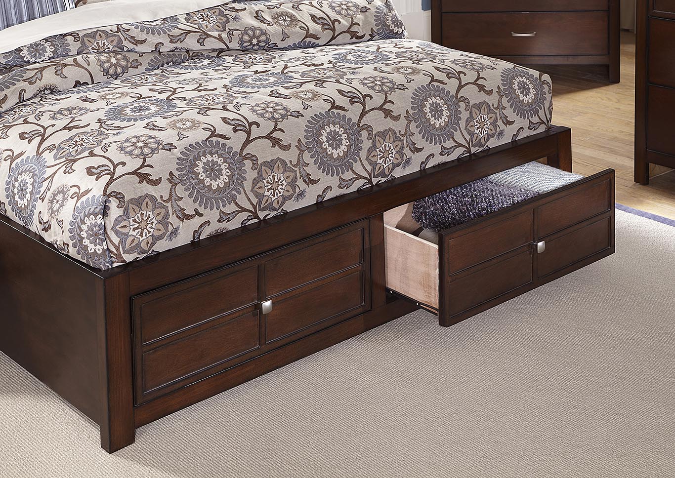 Kensington Cherry Queen Bed,New Classic