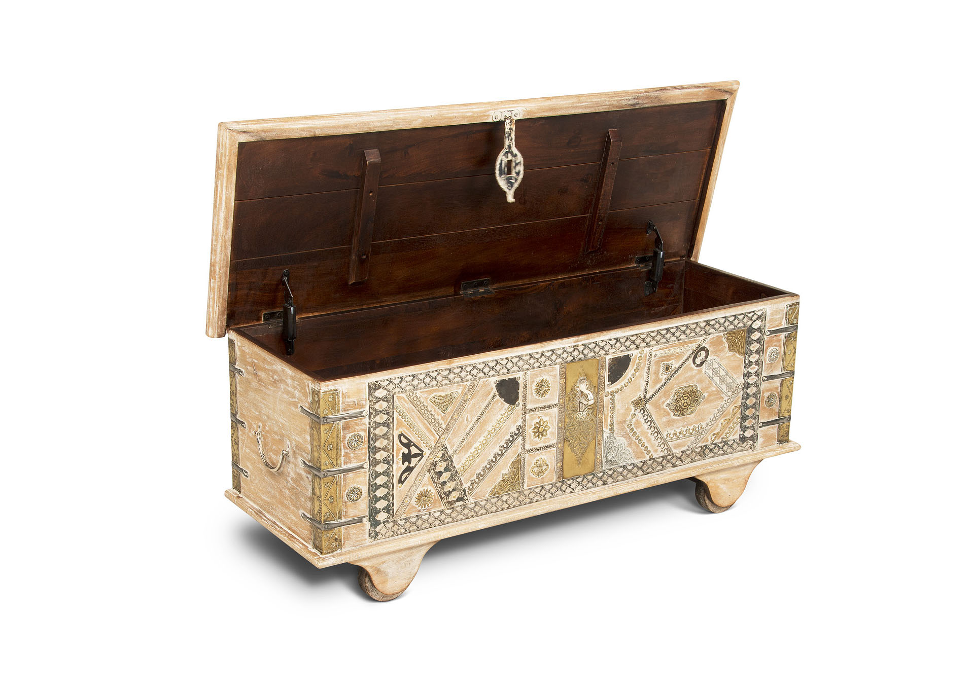 Amira Weathered White Storage Trunk,Steve Silver