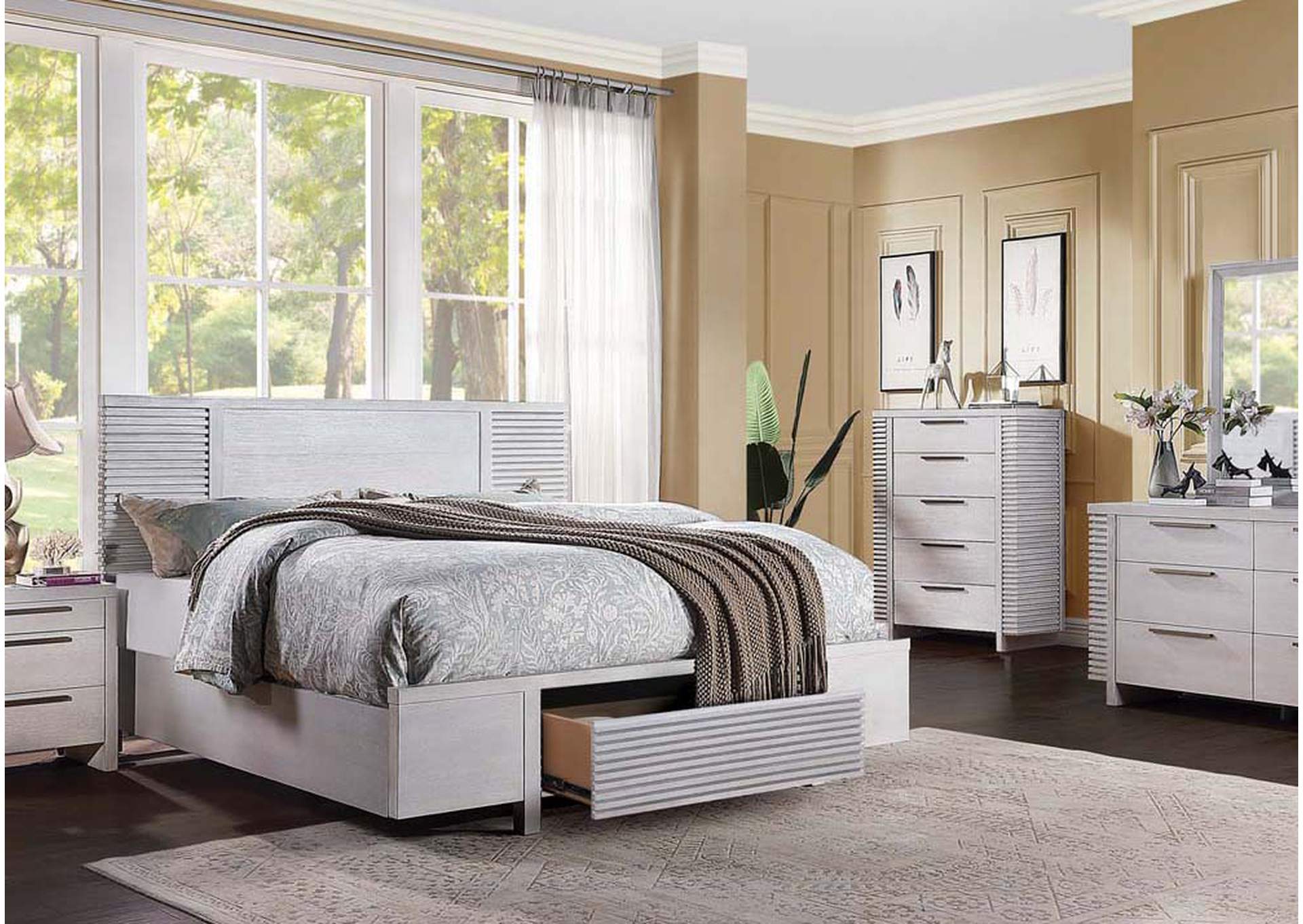Aromas Eastern King Bed,Acme