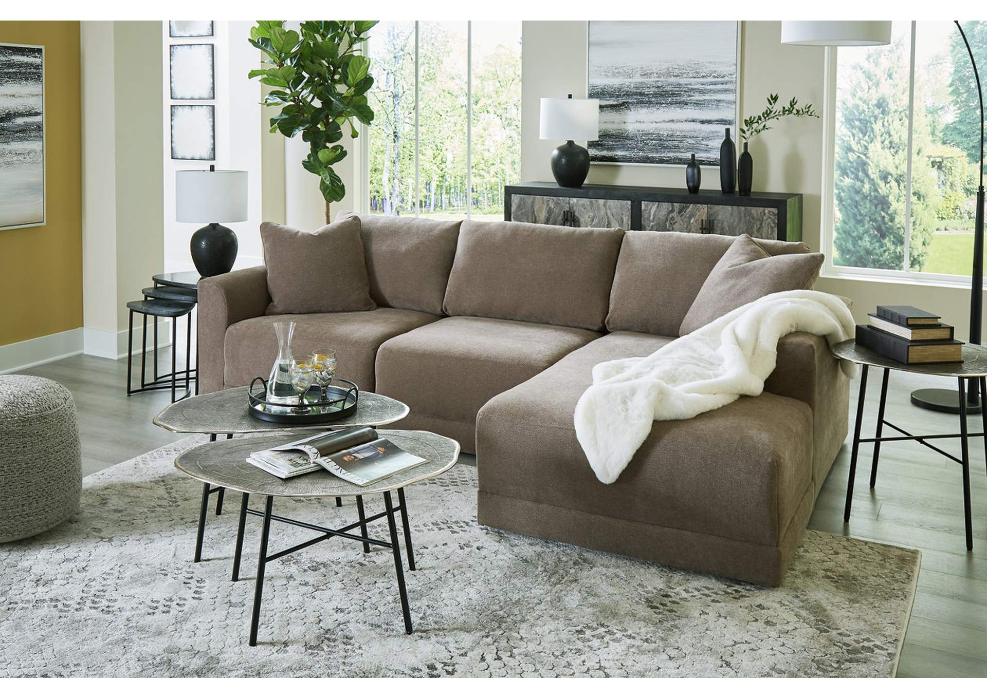 Raeanna 3-Piece Sectional Sofa with Chaise,Benchcraft