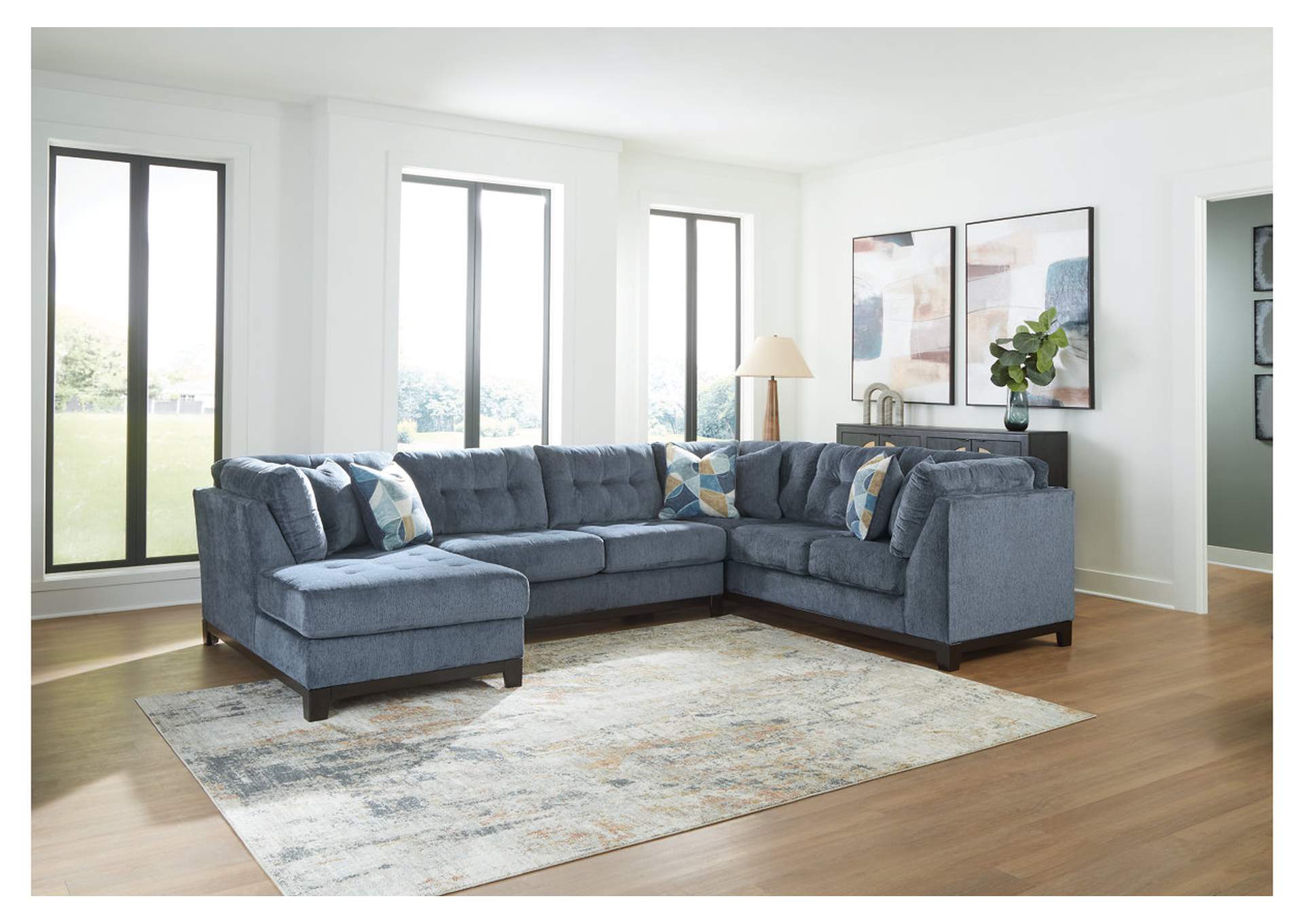 Maxon Place 3-Piece Sectional with Chaise,Benchcraft