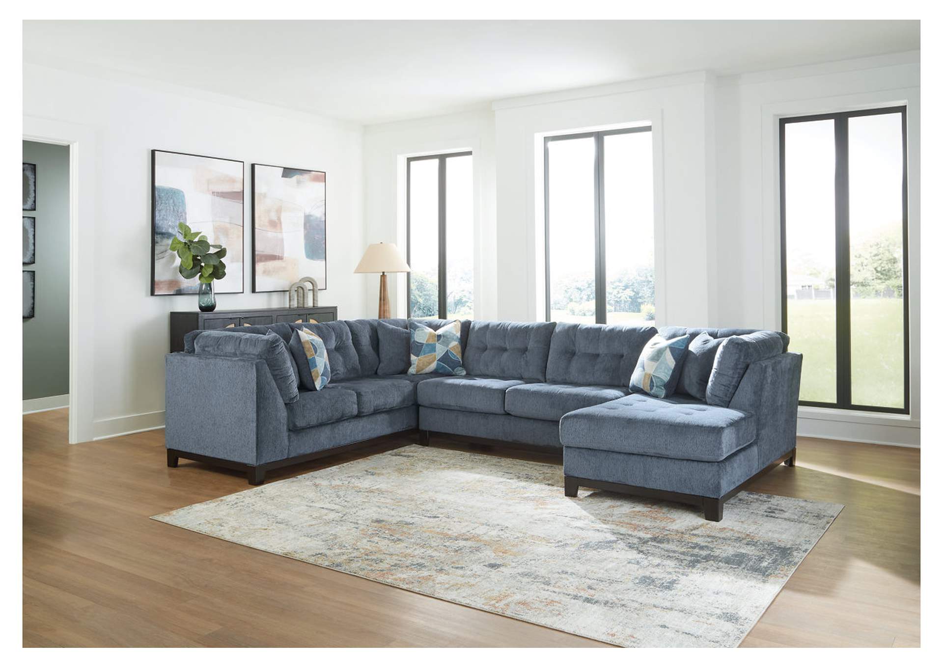 Maxon Place 3-Piece Sectional with Chaise,Benchcraft