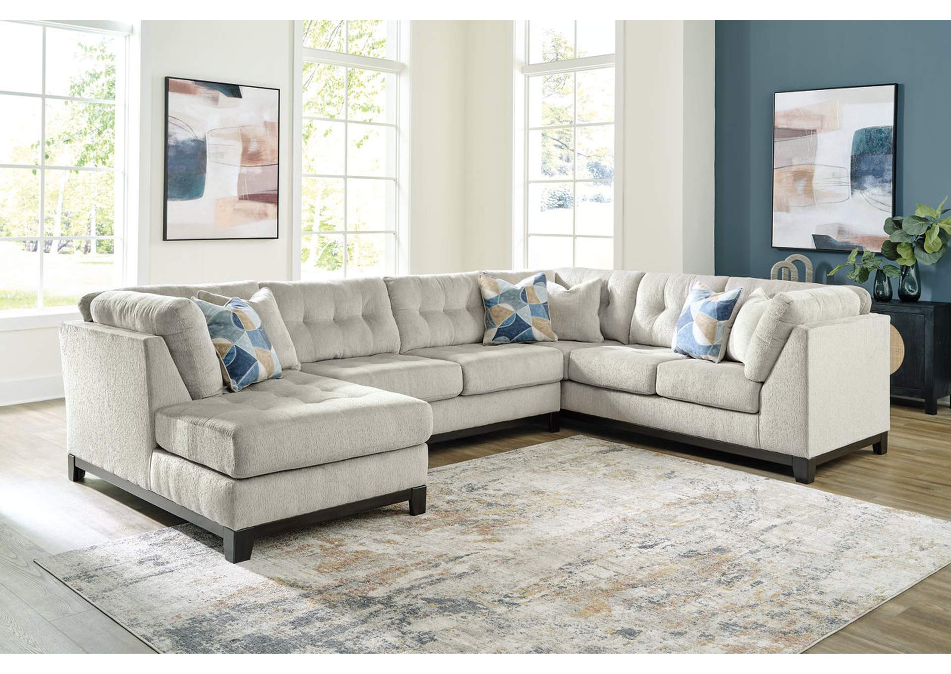 Maxon Place 3-Piece Sectional with Chaise,Benchcraft