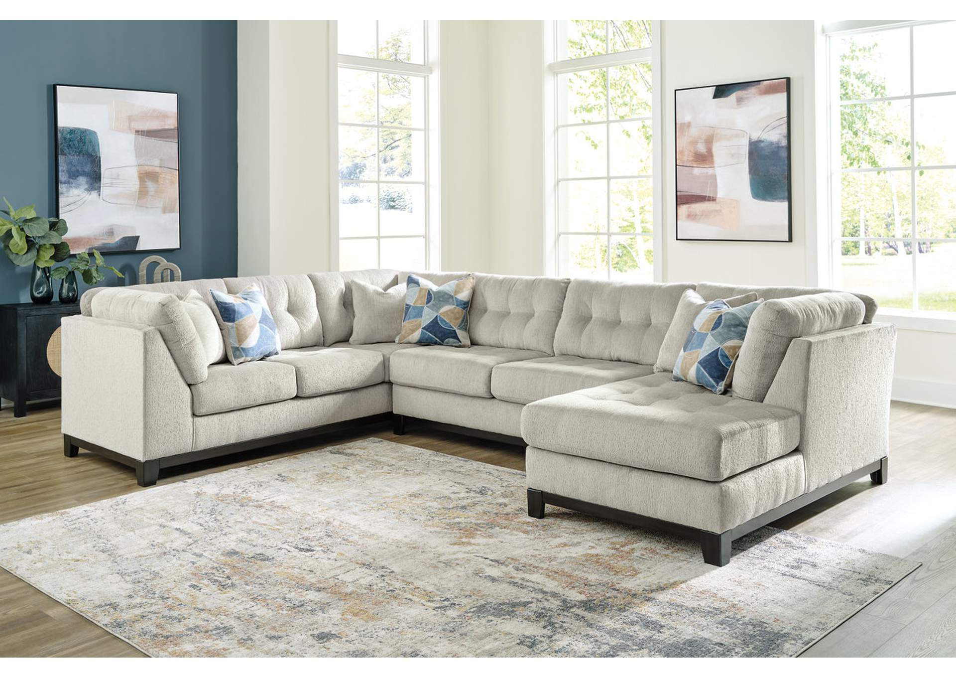 Maxon Place 3-Piece Sectional with Chaise,Benchcraft