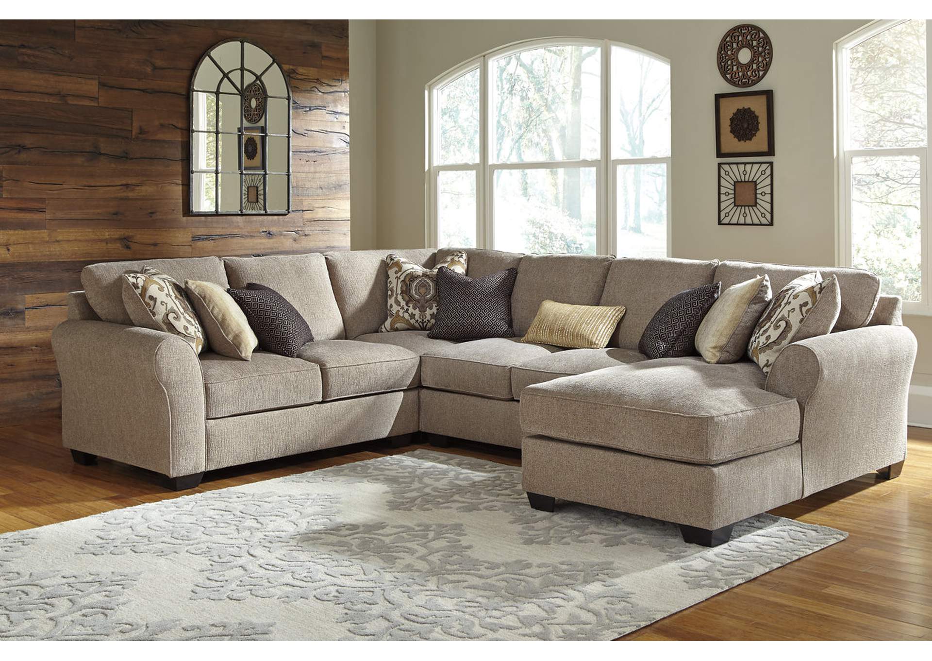 Pantomine Driftwood Sectional w/Right Facing Corner Chaise,ABF Benchcraft