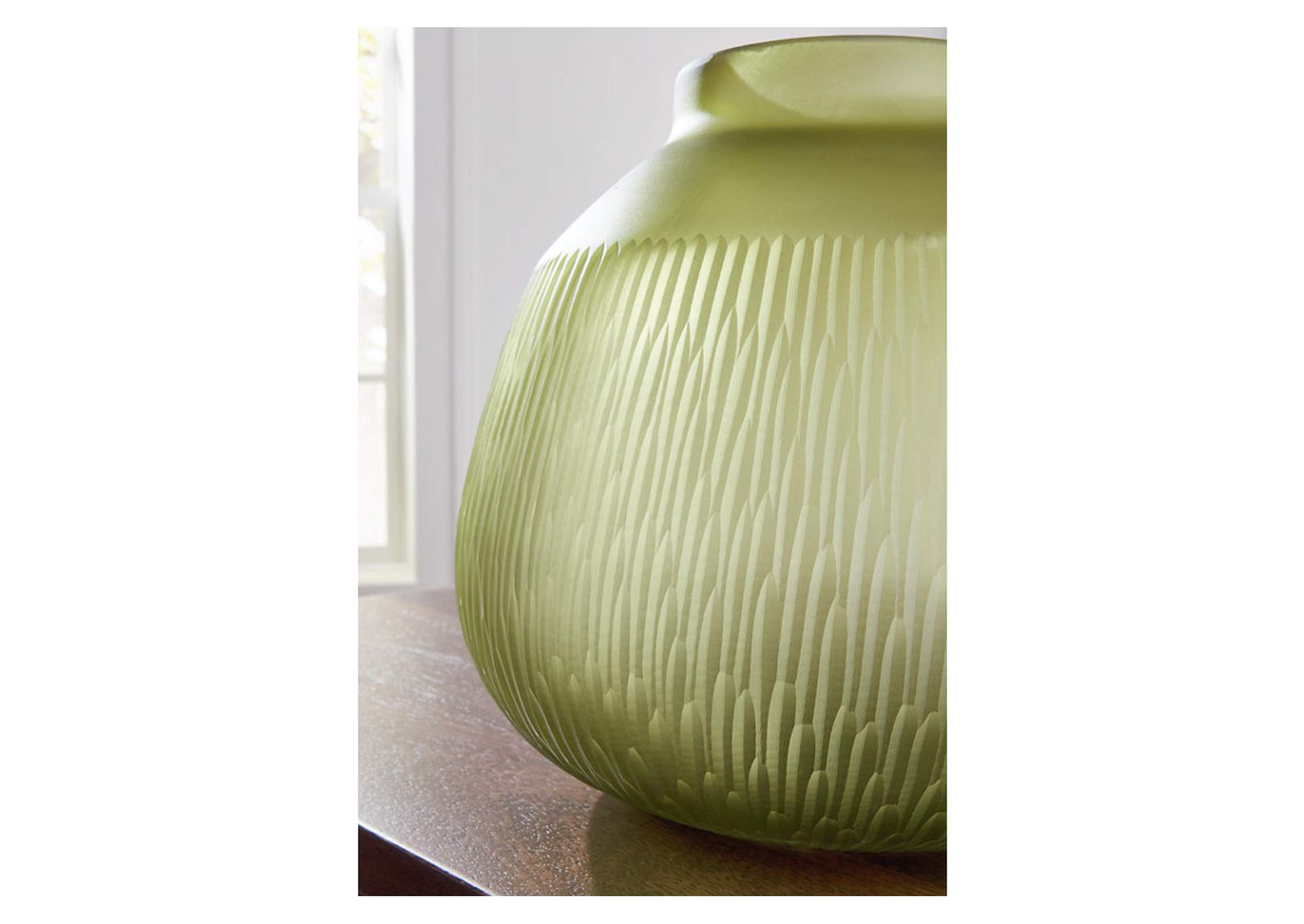 Scottyard Vase,Signature Design By Ashley