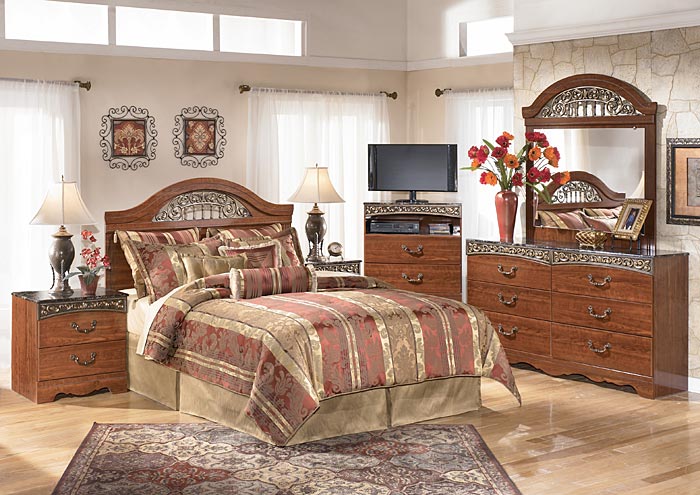 Fairbrooks Estate Queen Panel Headboard w/Dresser, Mirror and Nightstand,ABF Signature Design by Ashley