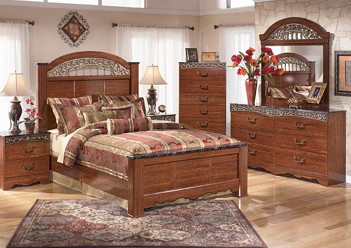 Fairbrooks Estate King Poster Bed,ABF Signature Design by Ashley