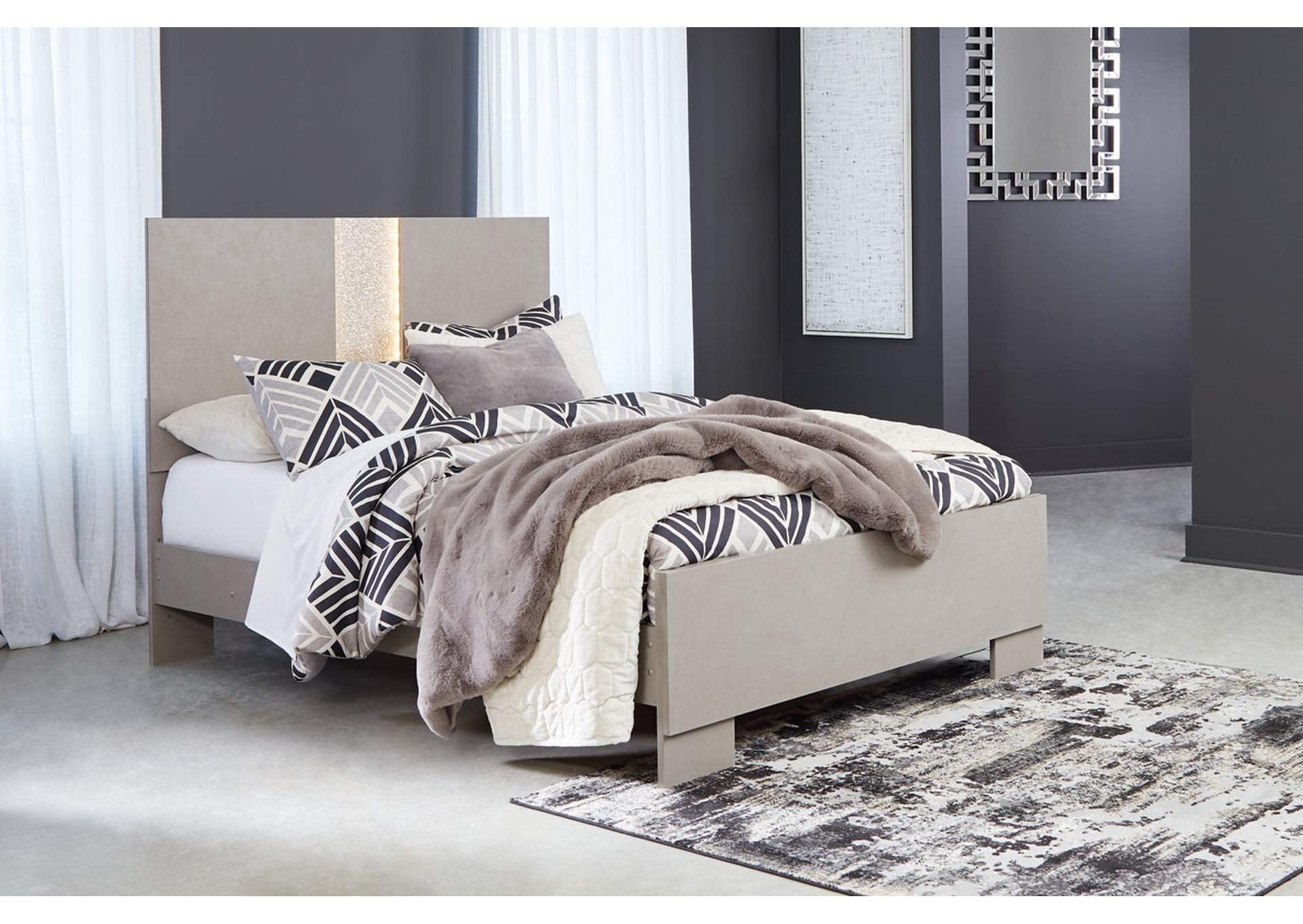 Surancha Queen Panel Bed with Mirrored Dresser and 2 Nightstands,Signature Design By Ashley