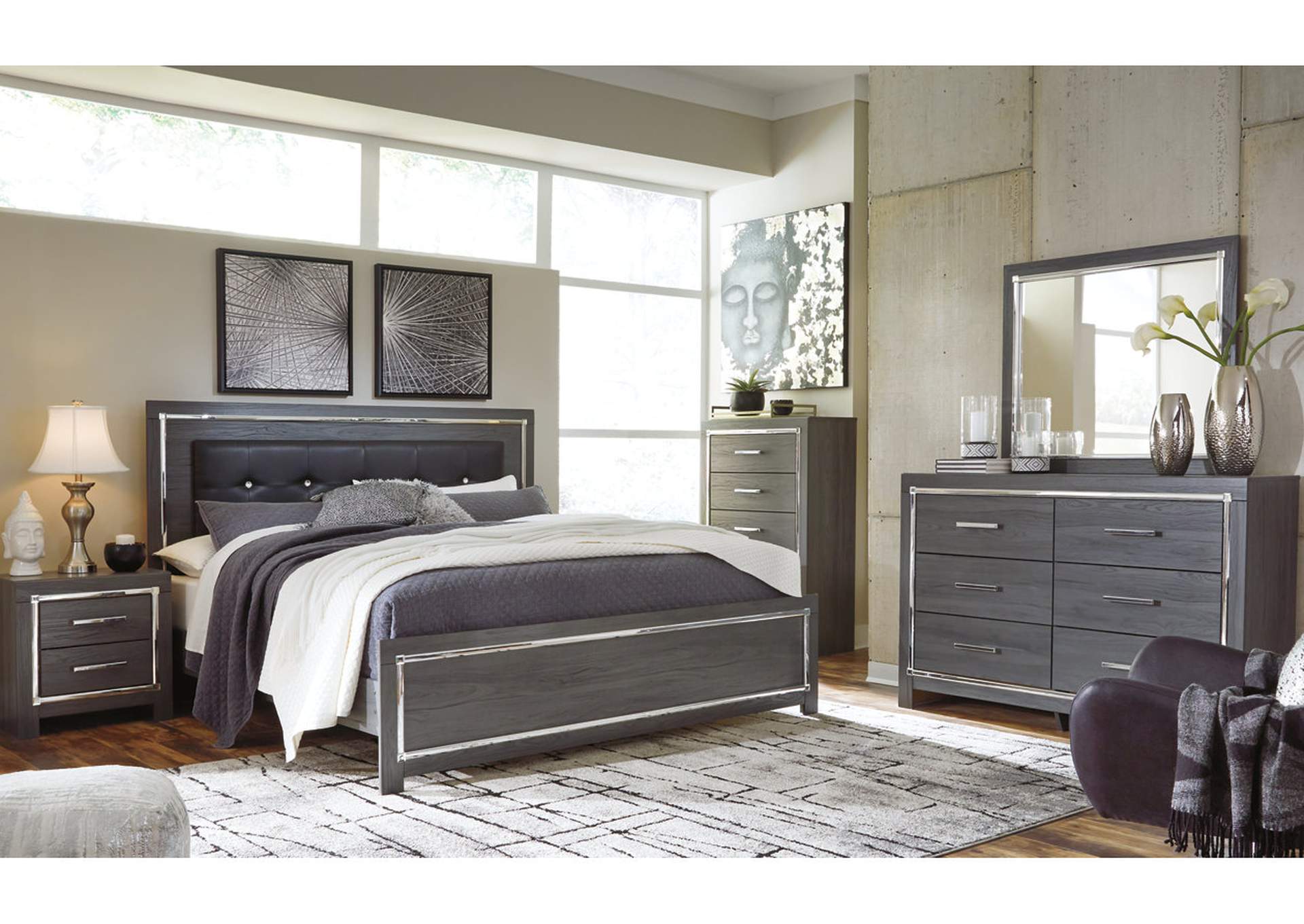 Lodanna King Panel Bed with Mirrored Dresser, Chest and 2 Nightstands,Signature Design By Ashley
