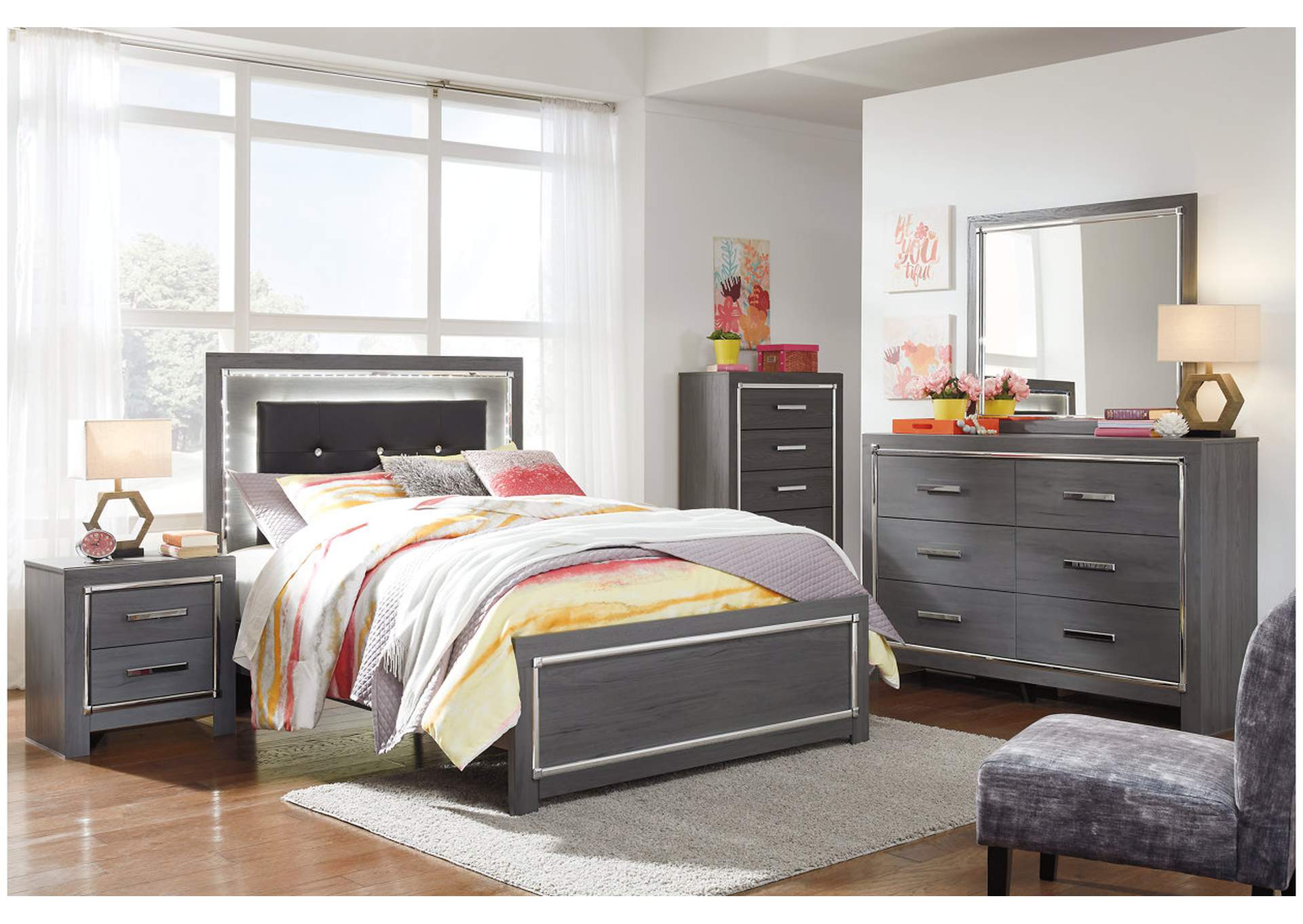 Lodanna Full Panel Bed with Mirrored Dresser, Chest and Nightstand,Signature Design By Ashley