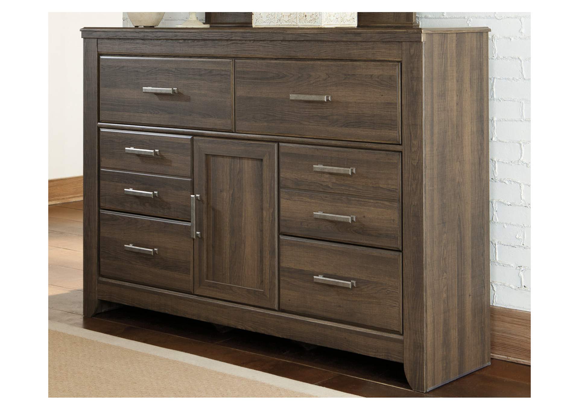 Juararo King Poster Bed with Dresser,Signature Design By Ashley