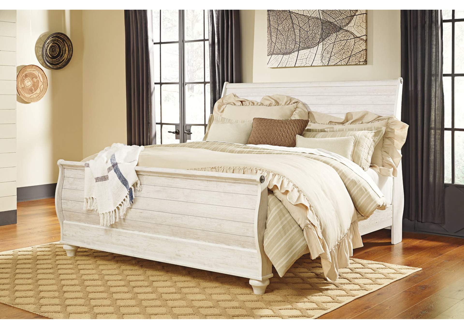 Willowton King Sleigh Bed with Mirrored Dresser and 2 Nightstands,Signature Design By Ashley