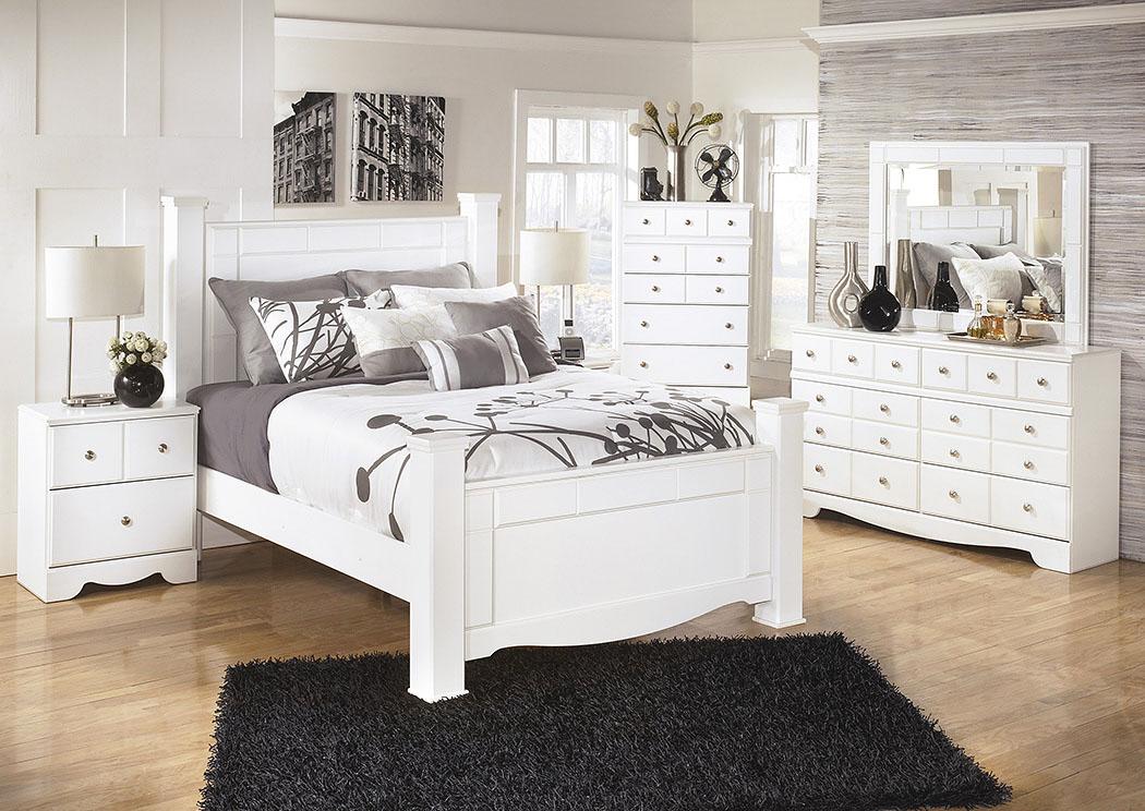 Weeki Queen Poster Bed w/Dresser, Mirror and Nightstand,ABF Signature Design by Ashley