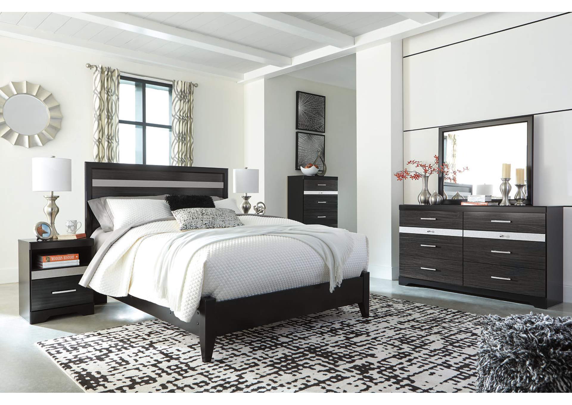 Starberry Queen Panel Bed,Signature Design By Ashley