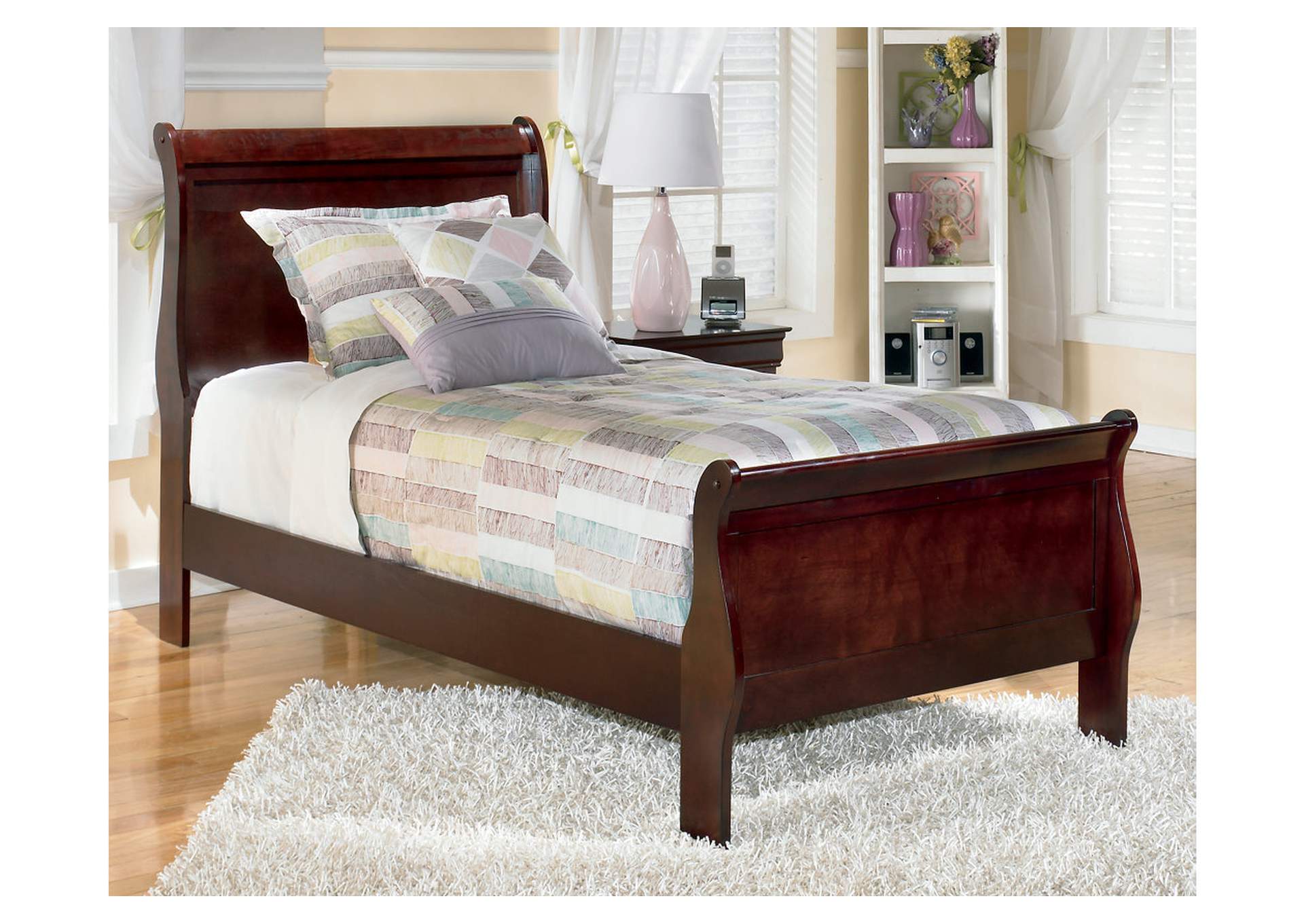 Alisdair Twin Sleigh Bed with Mirrored Dresser and 2 Nightstands,Signature Design By Ashley