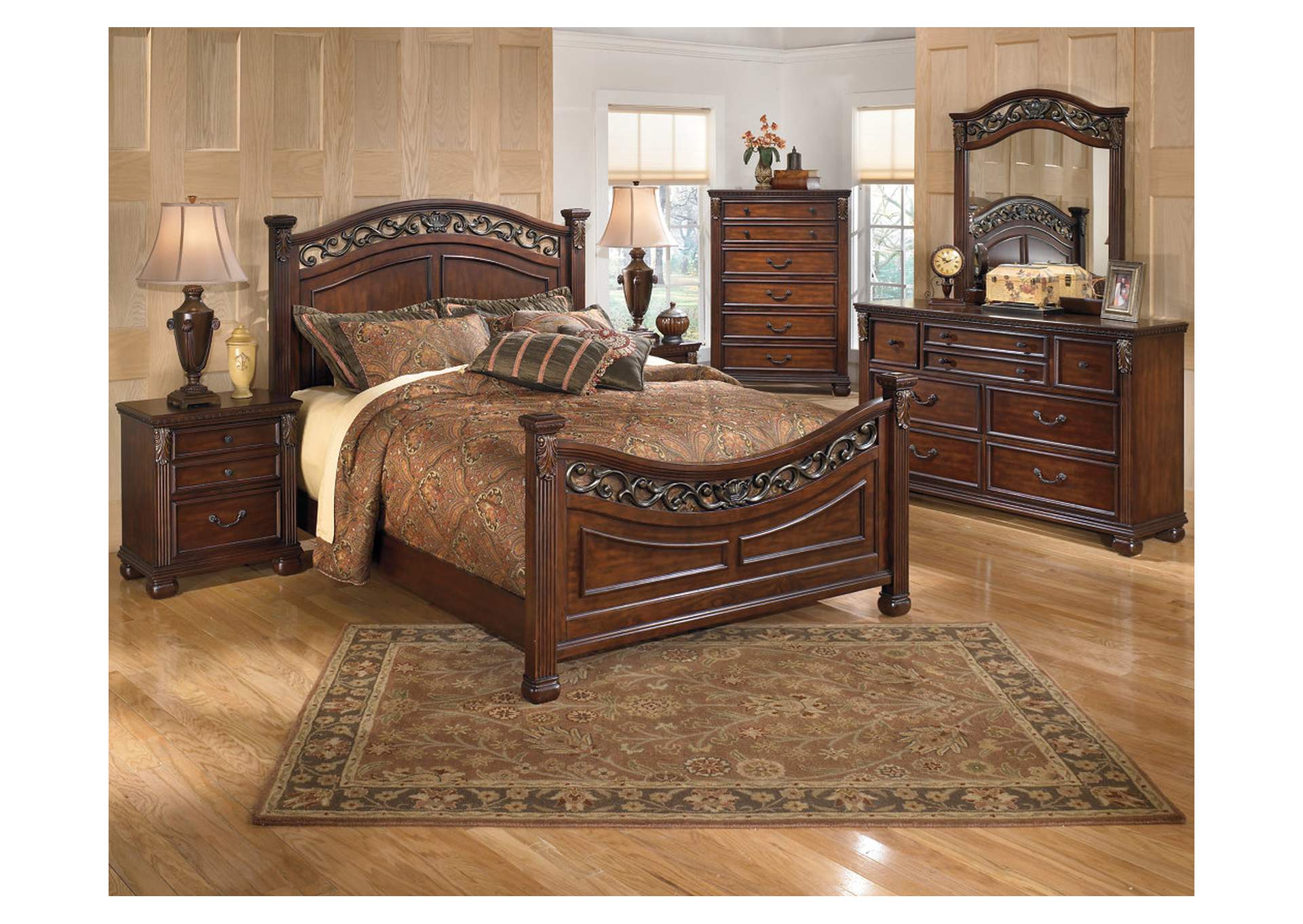Leahlyn California King Panel Bed,Signature Design By Ashley