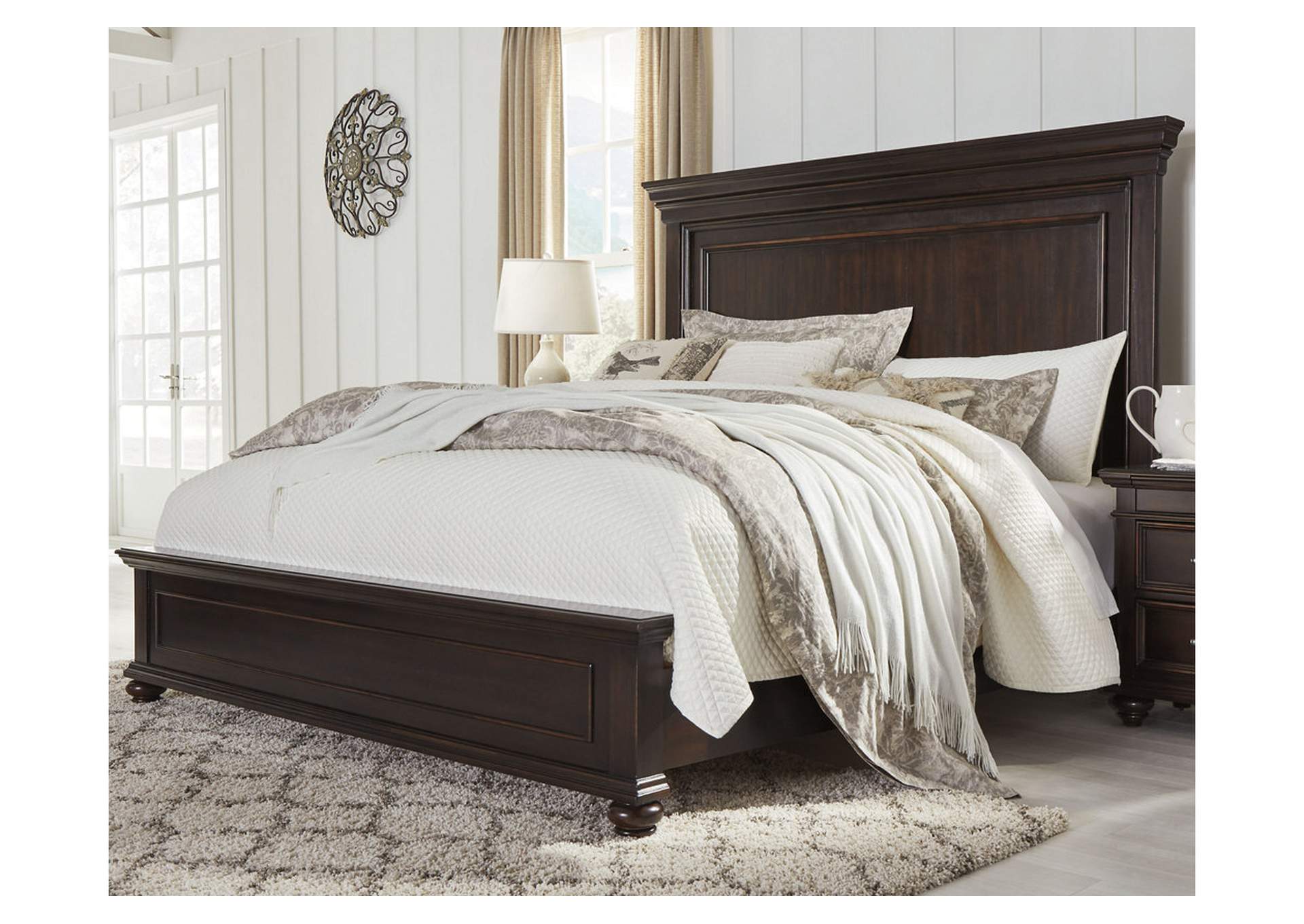 Brynhurst Queen Panel Bed,Signature Design By Ashley