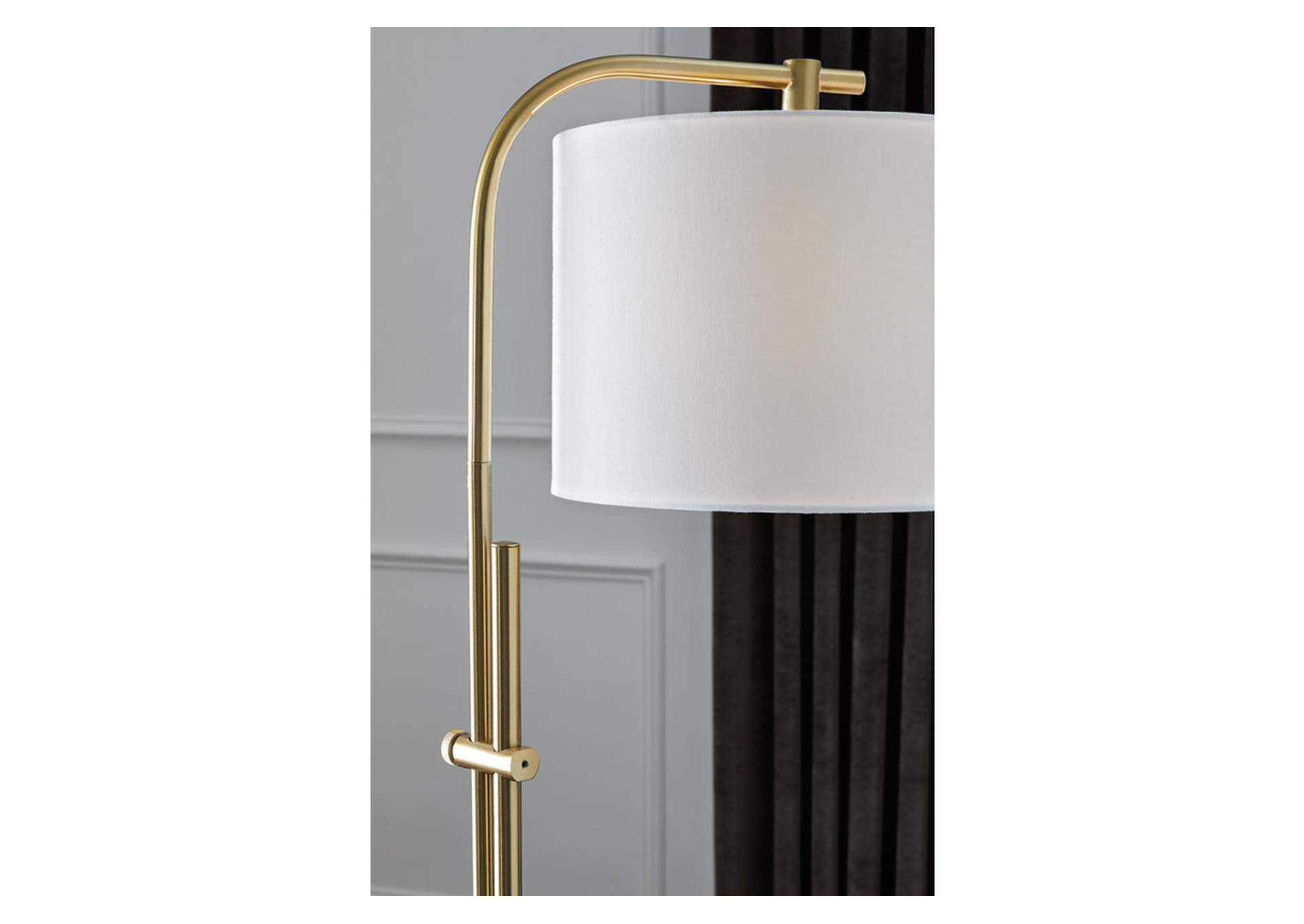 Baronvale Floor Lamp,Signature Design By Ashley