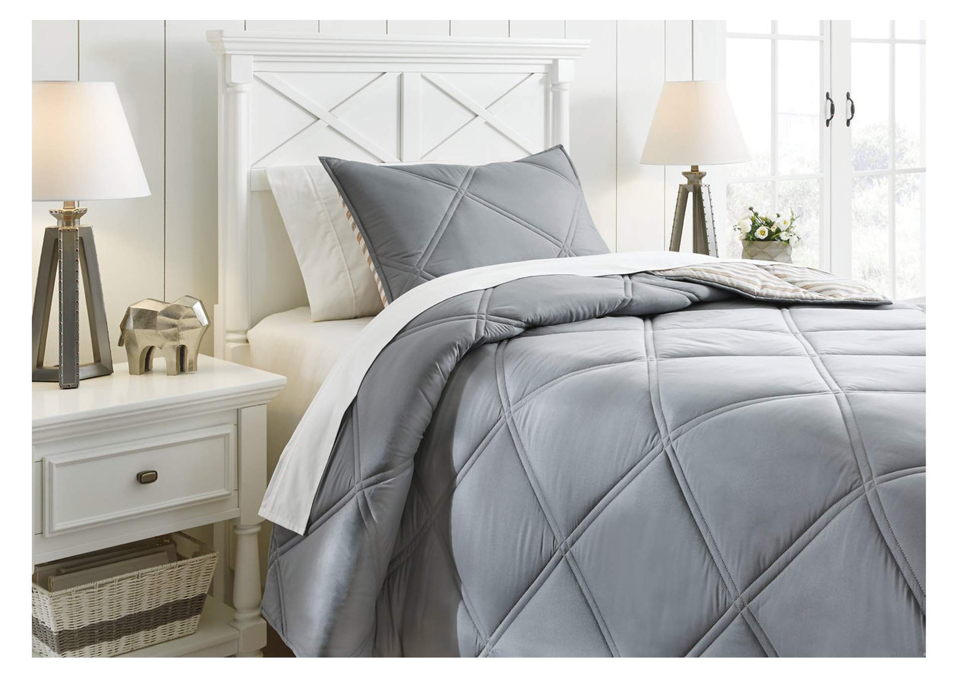 Rhey 2-Piece Twin Comforter Set,Signature Design By Ashley