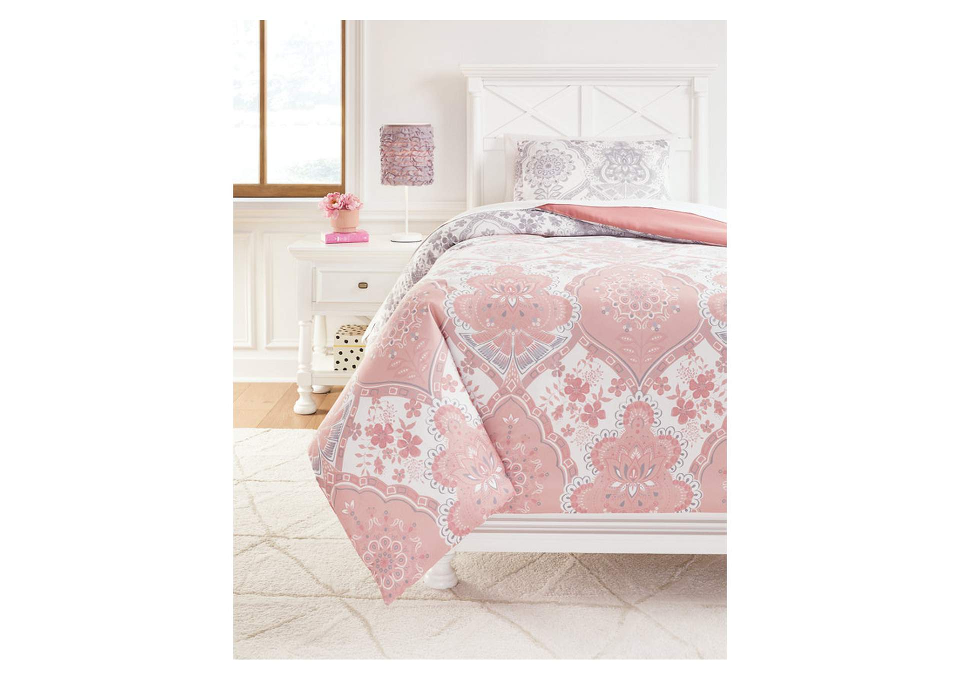 Avaleigh Twin Comforter Set,Signature Design By Ashley