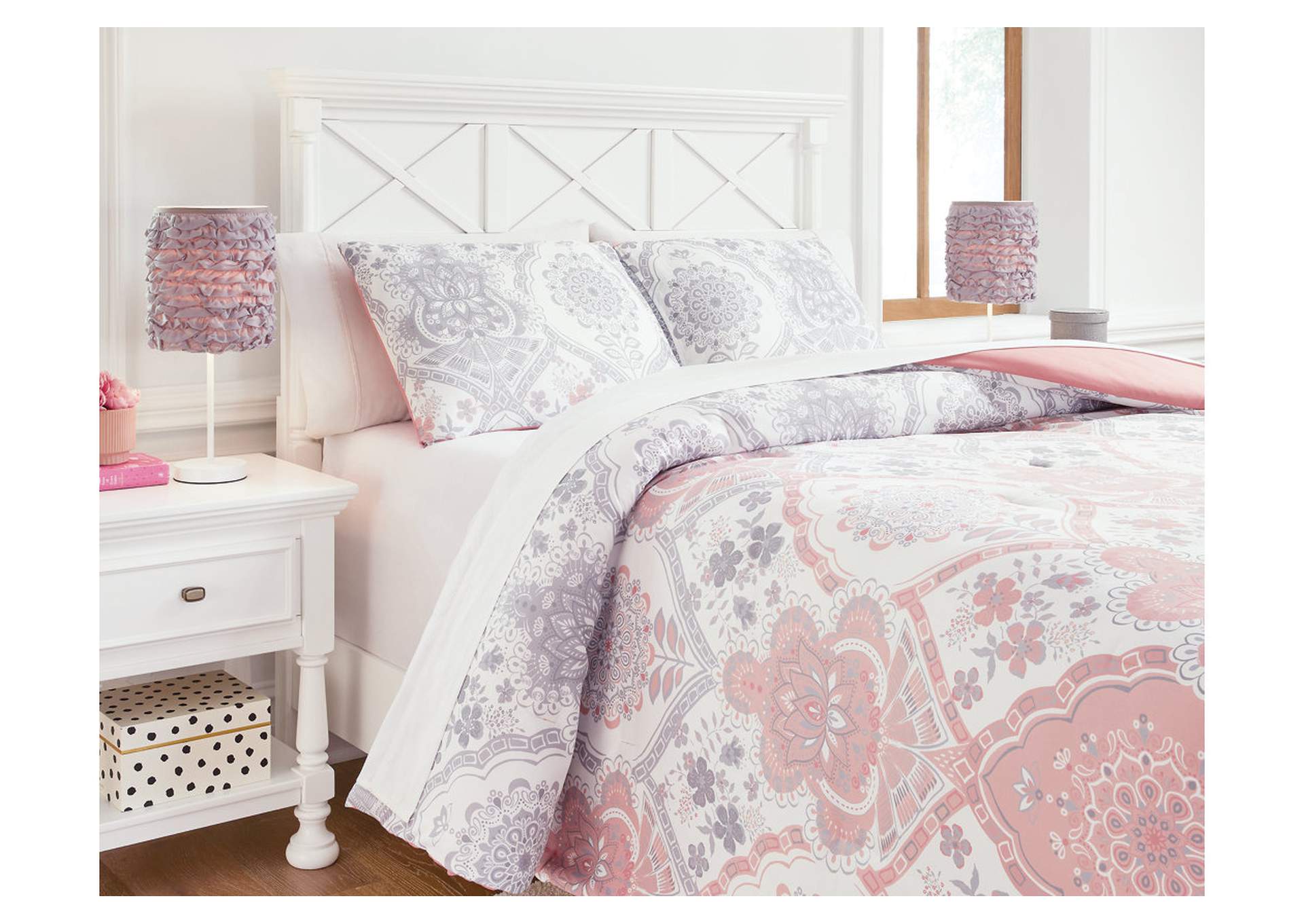 Avaleigh Full Comforter Set,Signature Design By Ashley