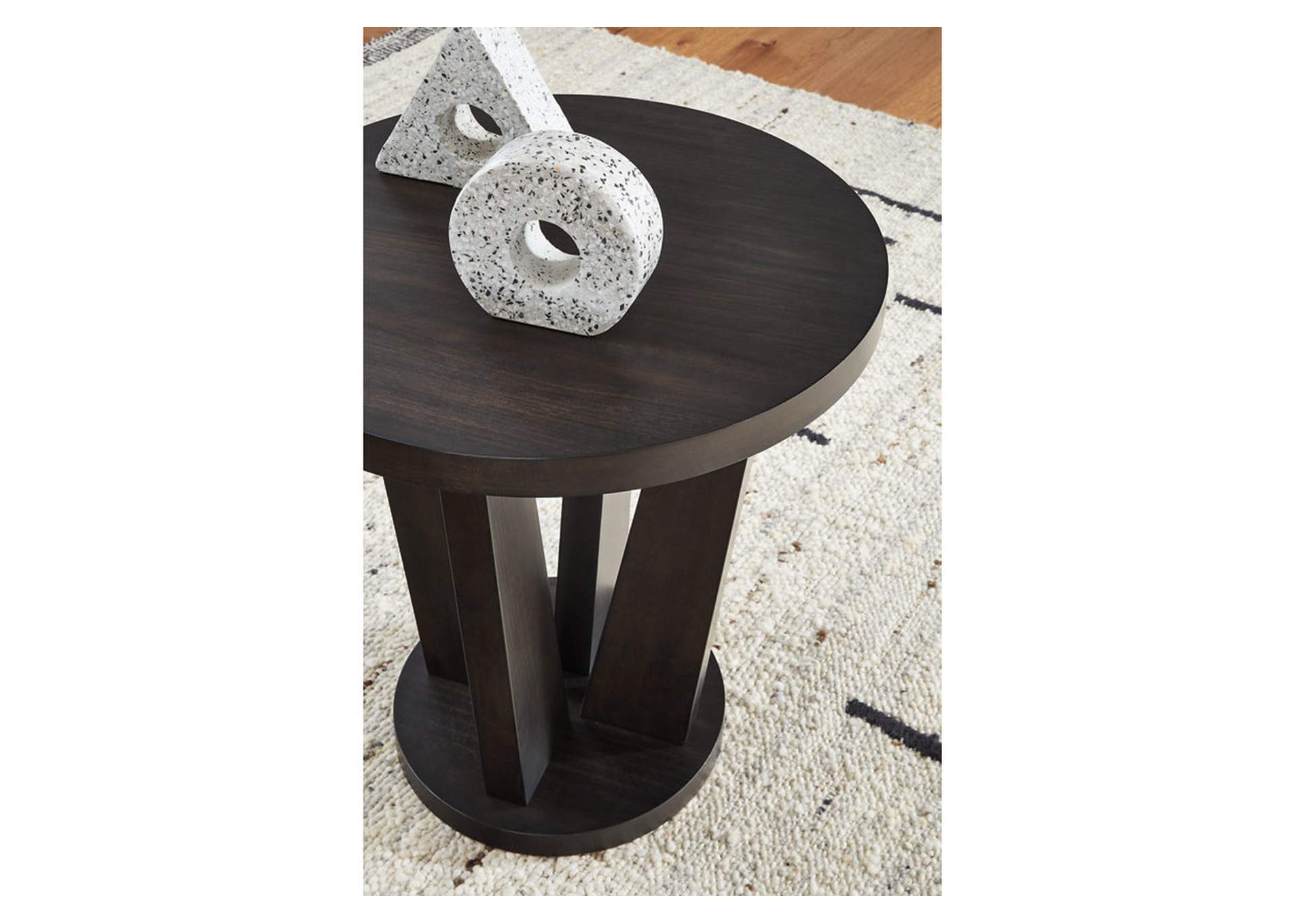 Chasinfield End Table,Signature Design By Ashley