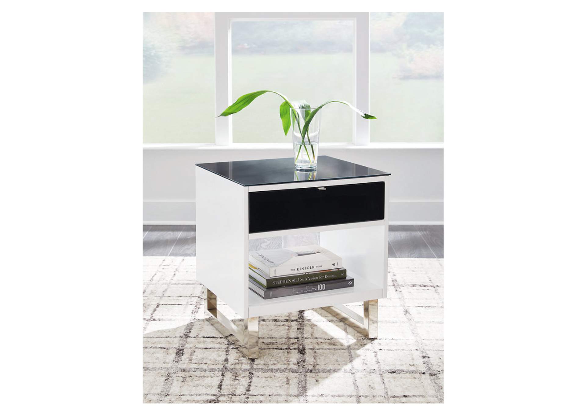 Gardoni End Table,Signature Design By Ashley