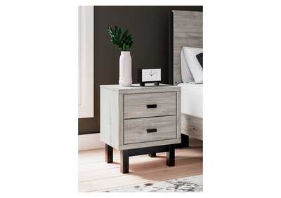 Vessalli Queen Panel Headboard with Mirrored Dresser and 2 Nightstands,Signature Design By Ashley