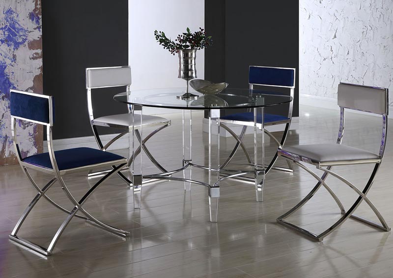 Round Dining Table w/4 Madison Side Chairs