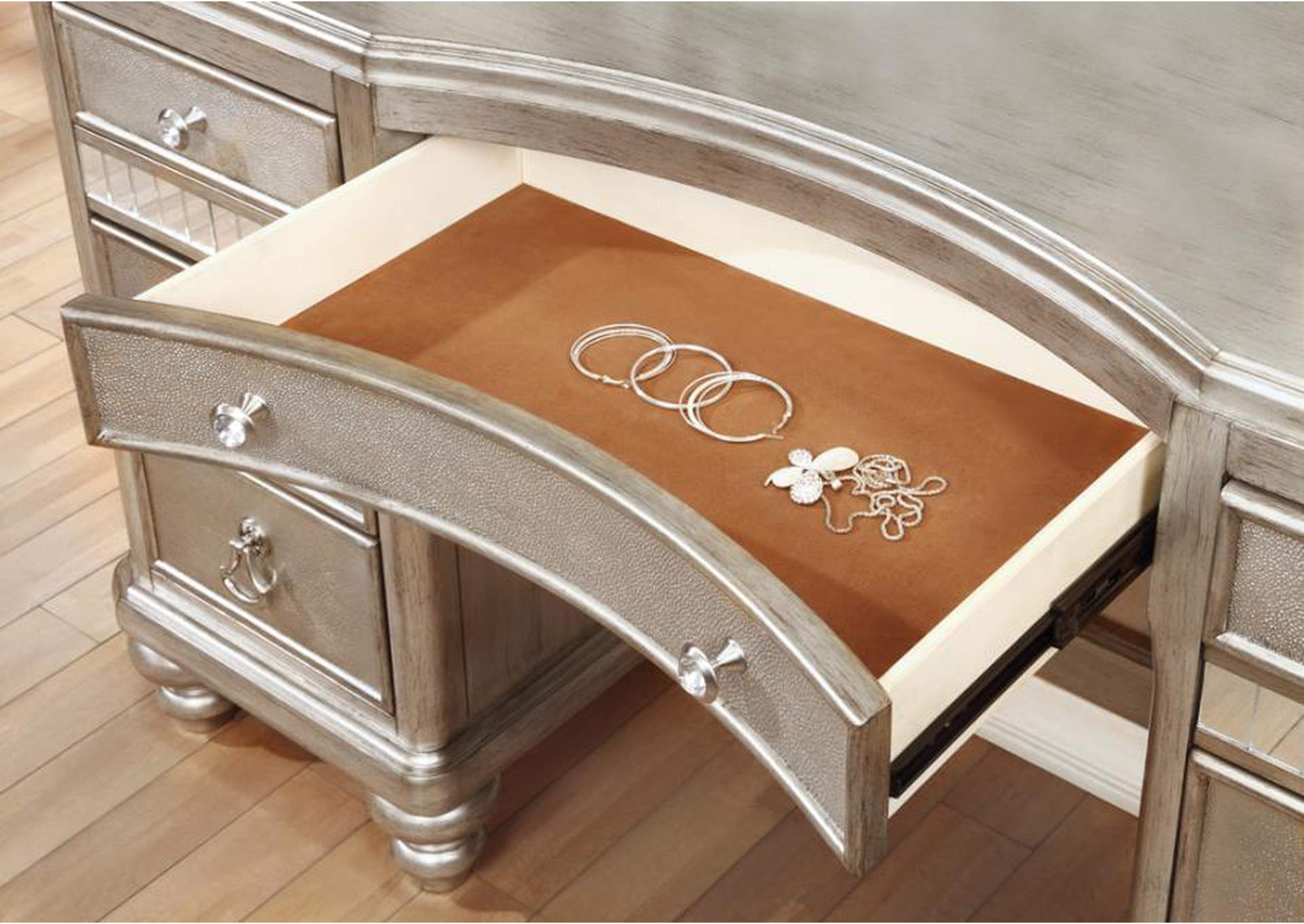 Bling Game 9-Drawer Vanity Desk Metallic Platinum,Coaster Furniture