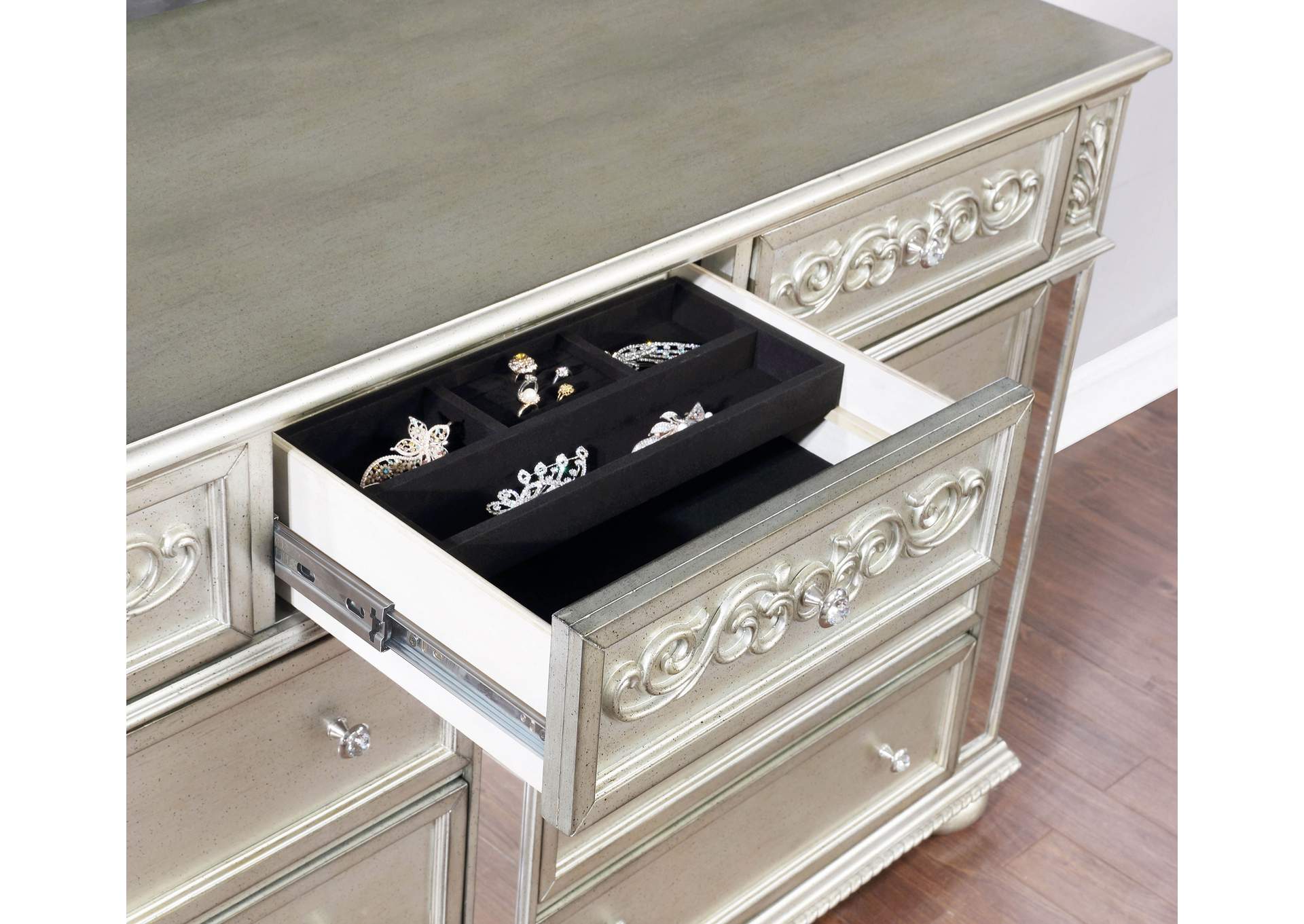 Heidi 5-piece Eastern King Tufted Upholstered Bedroom Set Metallic Platinum,Coaster Furniture