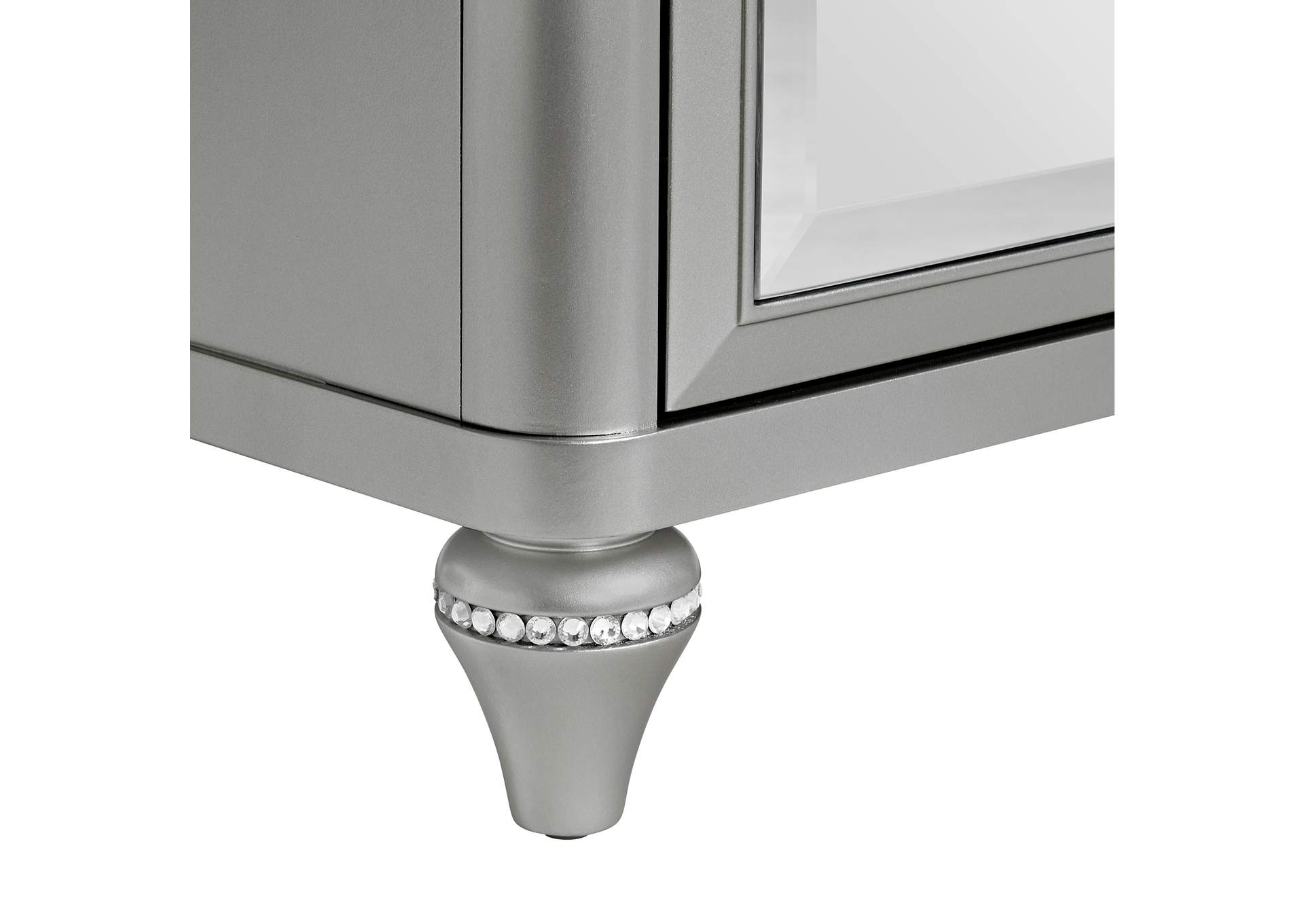 Avril Chairside Table With Power - USB In Silver,Elements